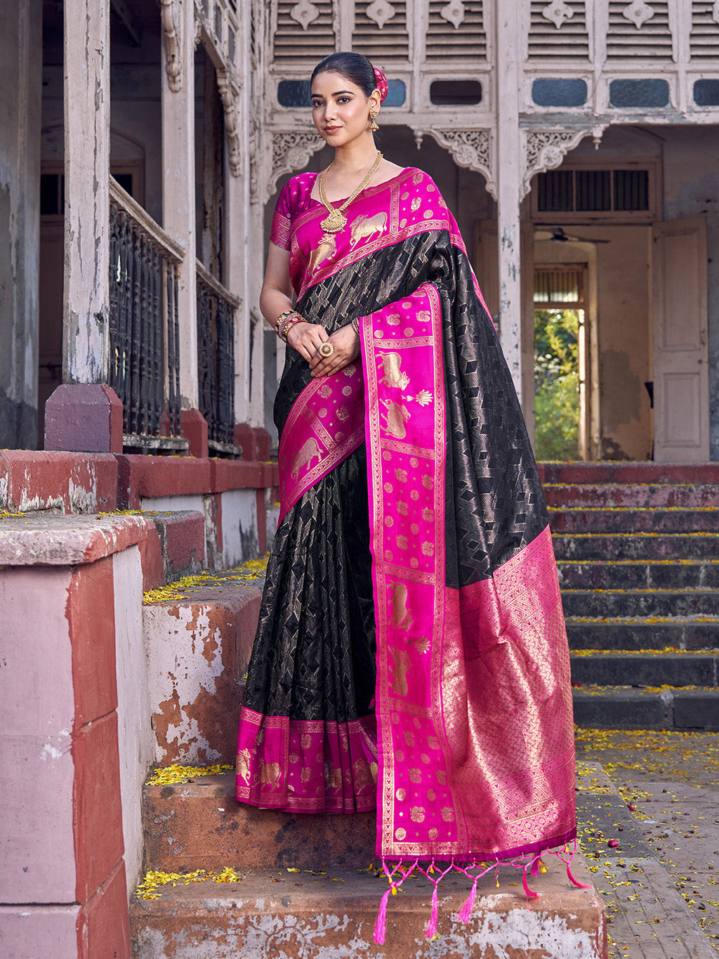 Anaita Black Soft Silk Woven Saree With Blouse | Grocsy