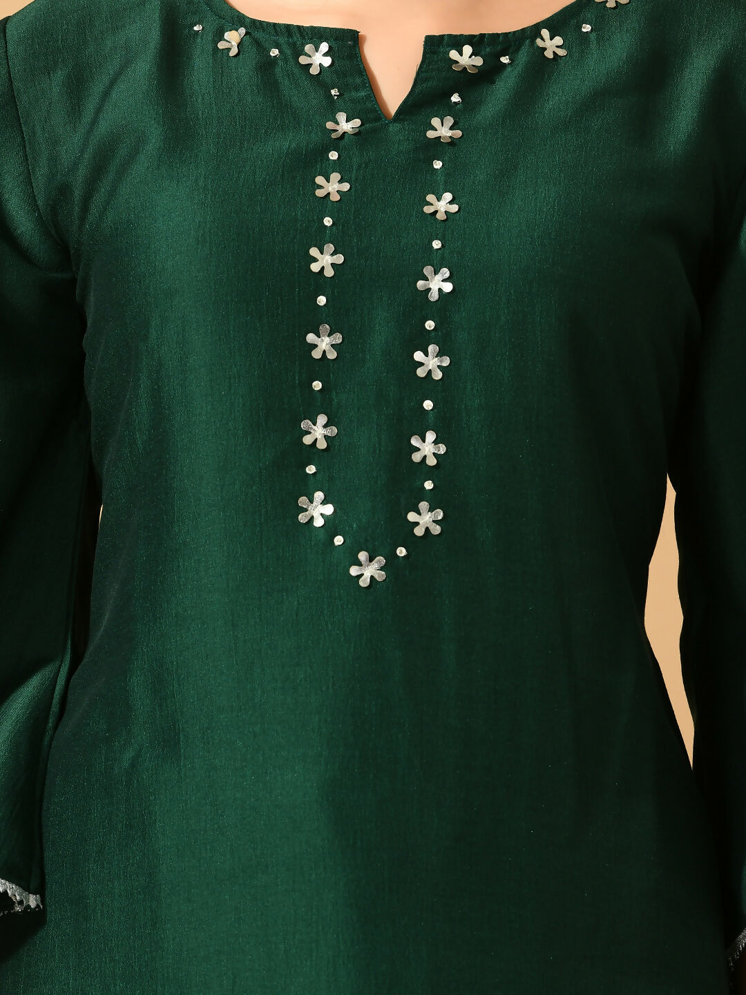 Myshka Women's Green Embroidered Party Kurta Sets | Grocsy
