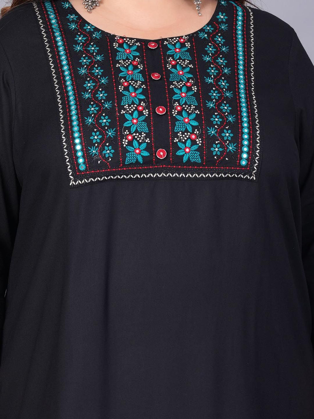 Sztori Women Thread Work Kurta | Grocsy