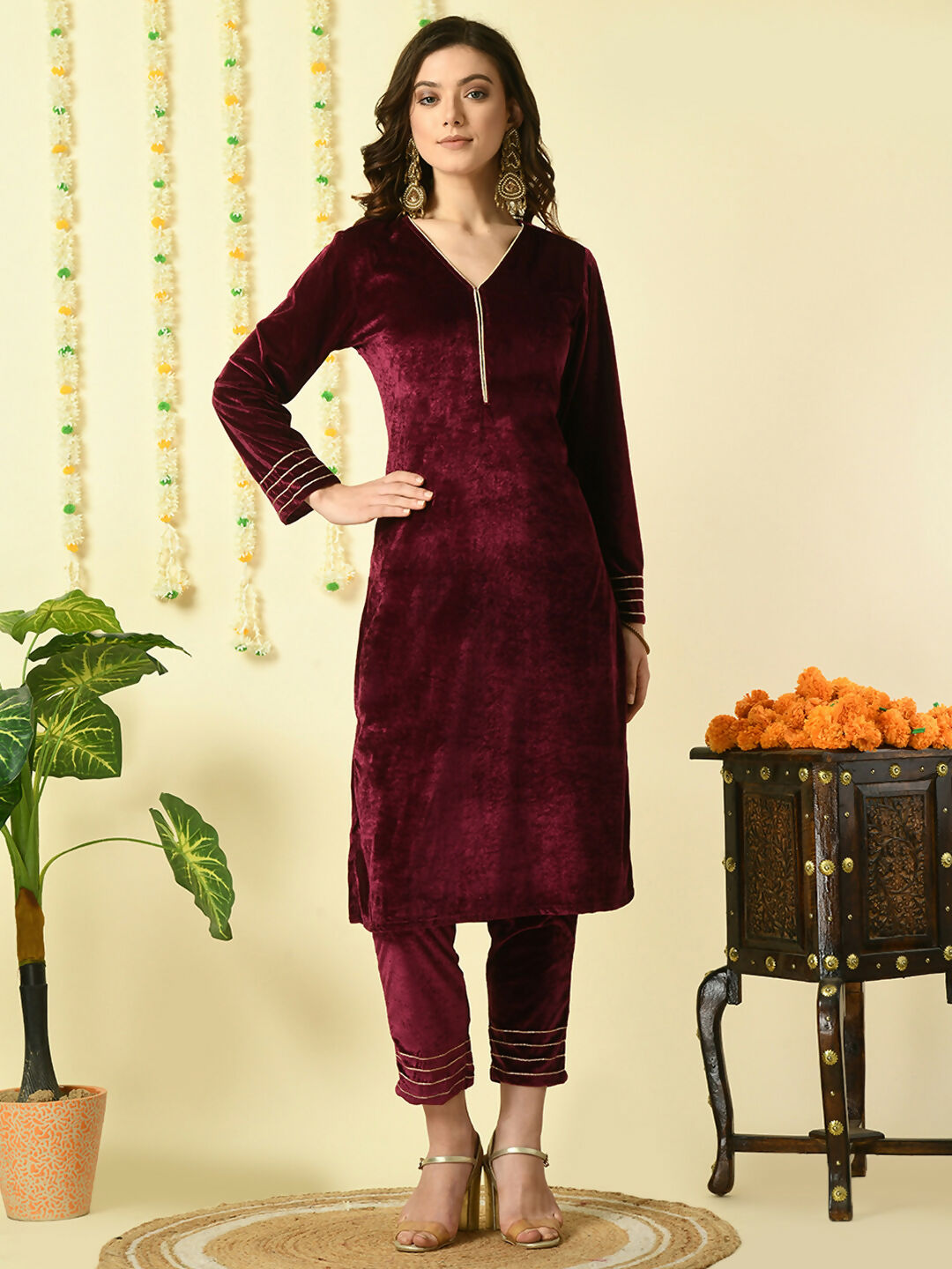 Myshka Women's Magenta Velvet Kurta With Trousers Party Sets | Grocsy