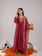 Yufta Hot Pink Silk Embroidered Kurta Dupatta Set | Grocsy
