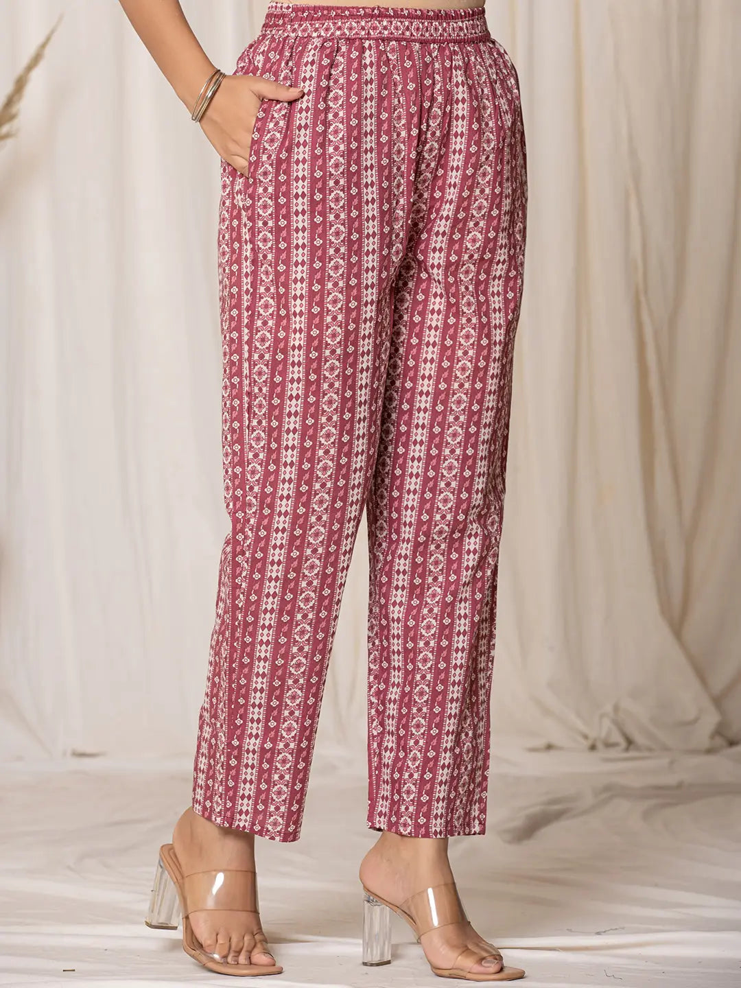 Yufta Burgundy Thread_Work Cotton Straight Kurta Trouser & Dupatta Set | Grocsy