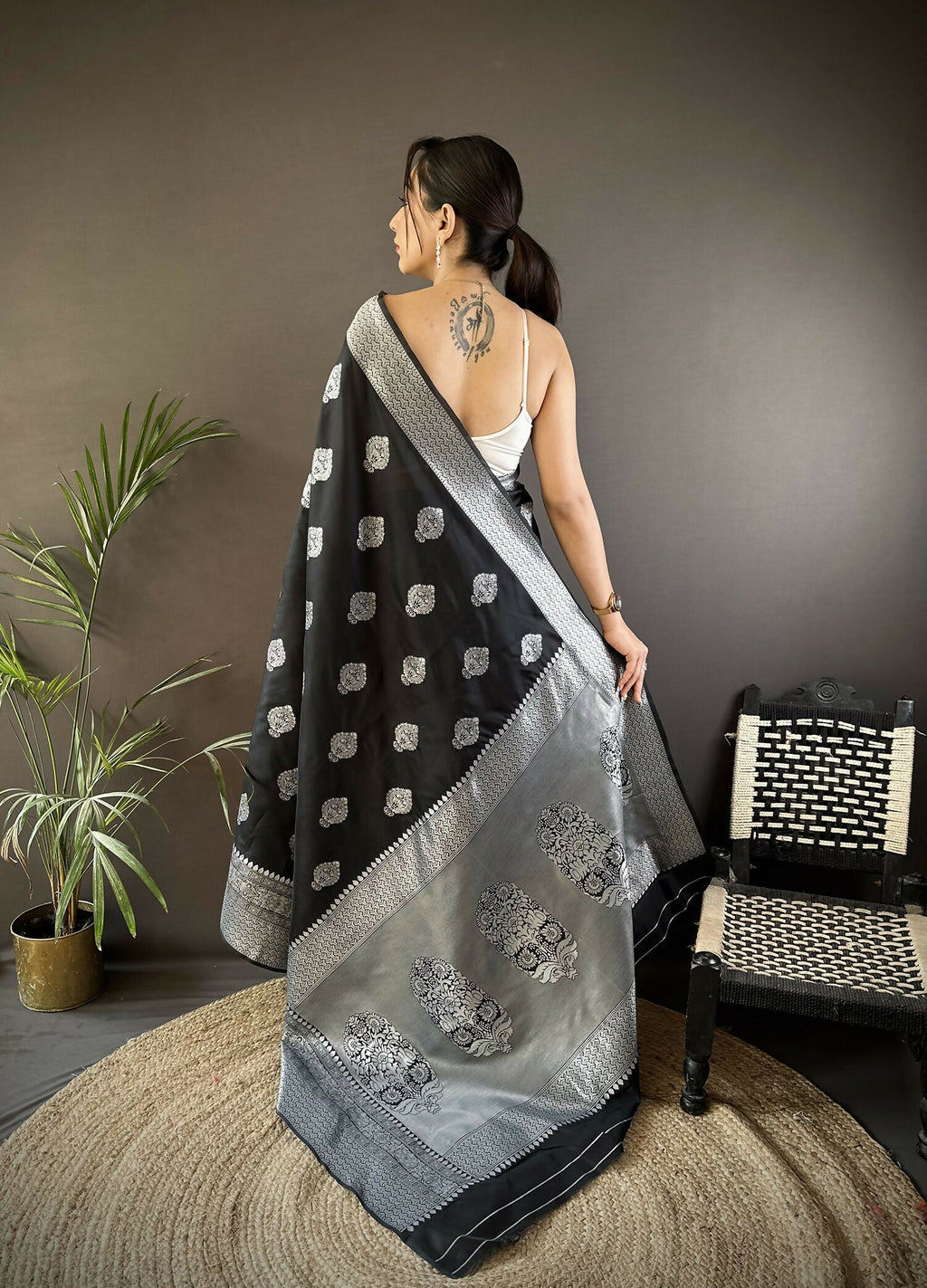Joban Fashion Black Floral Motifs Soft Silk Banarasi Saree | Grocsy