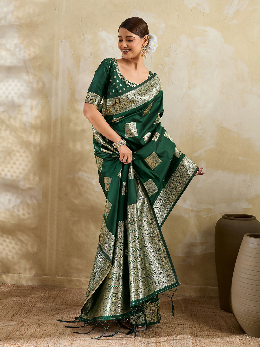 Shree Shyam Fashion Dark Green Silk Blend Saree | Grocsy