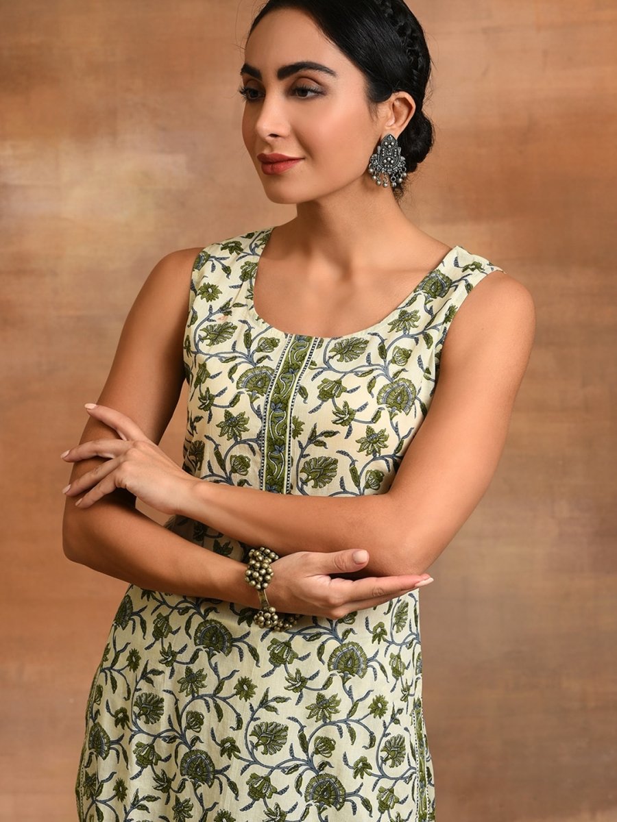 Aks Floral Printed Pure Cotton Straight Kurta with Trousers | Grocsy