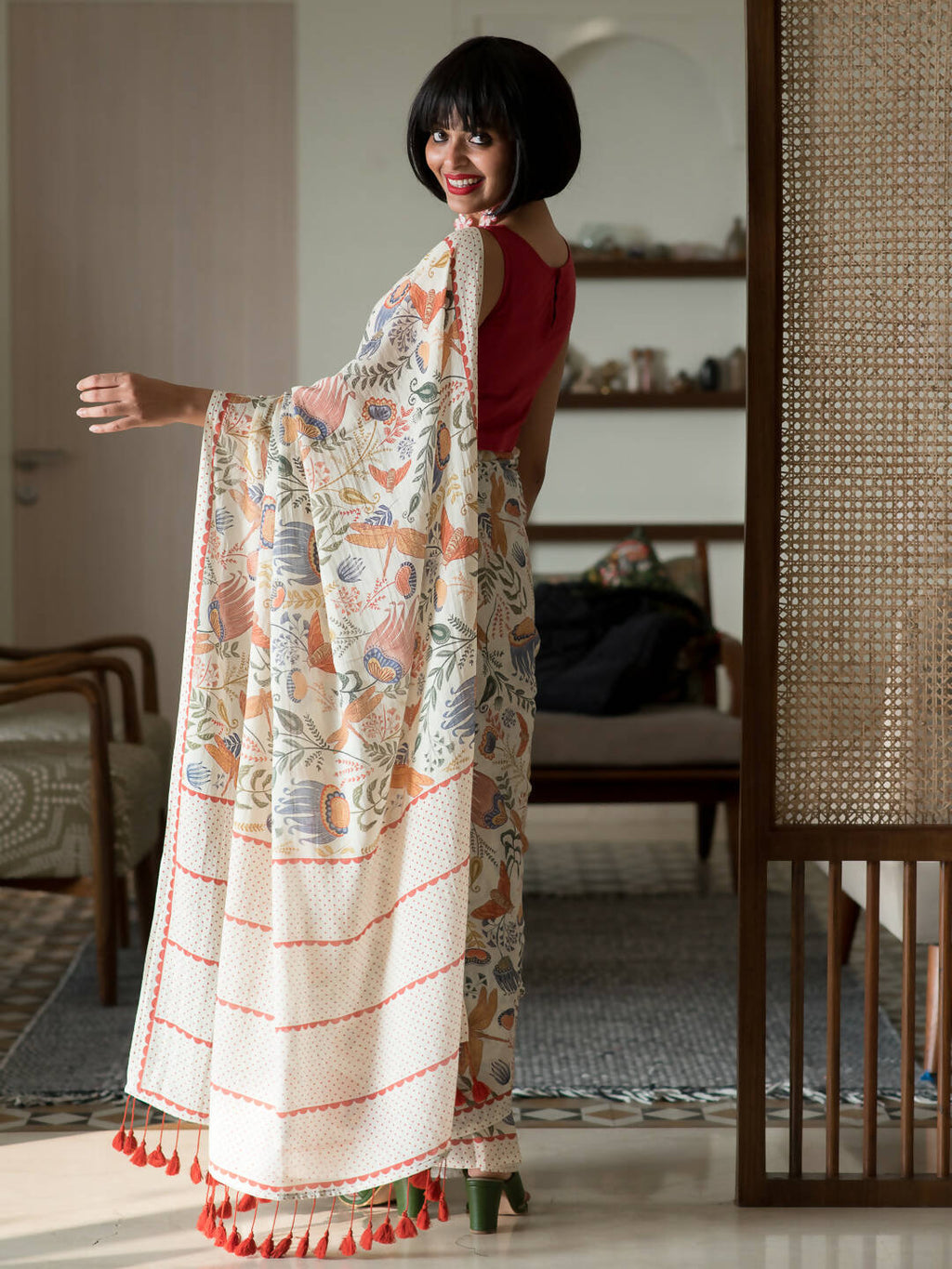 Suta Beige Floral Pure Cotton Saree | Grocsy