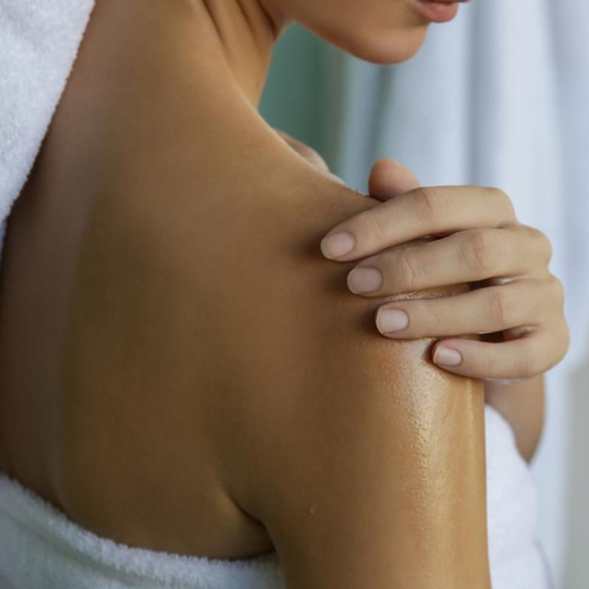 GLAMOUR WORLD AYURVEDIC Glow Body Polishing Oil | Grocsy