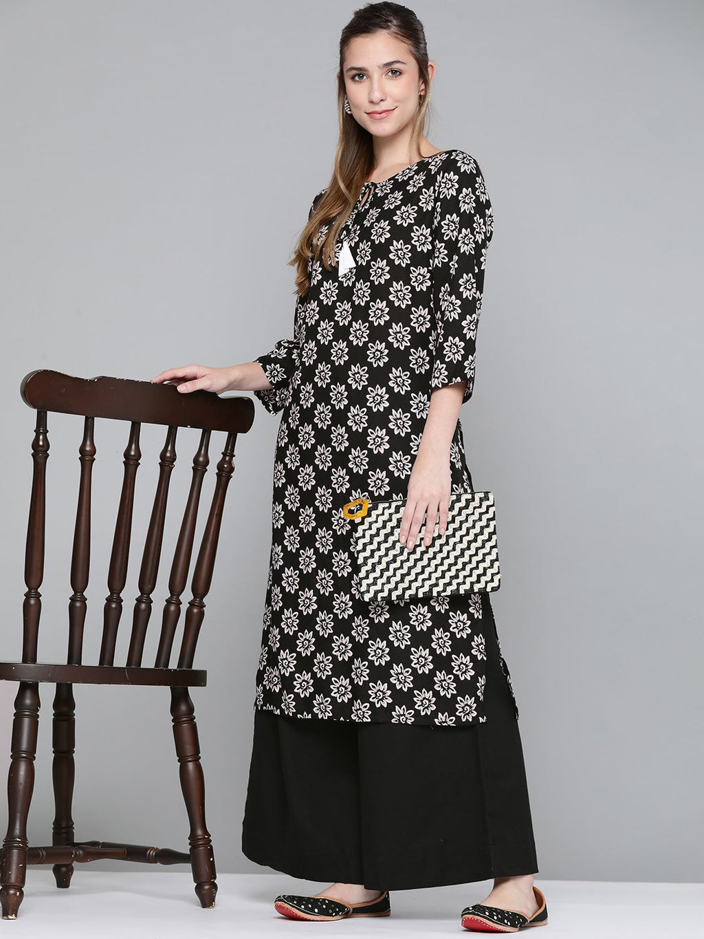 HERE&NOW Women Black & White Floral Printed Kurta | Grocsy