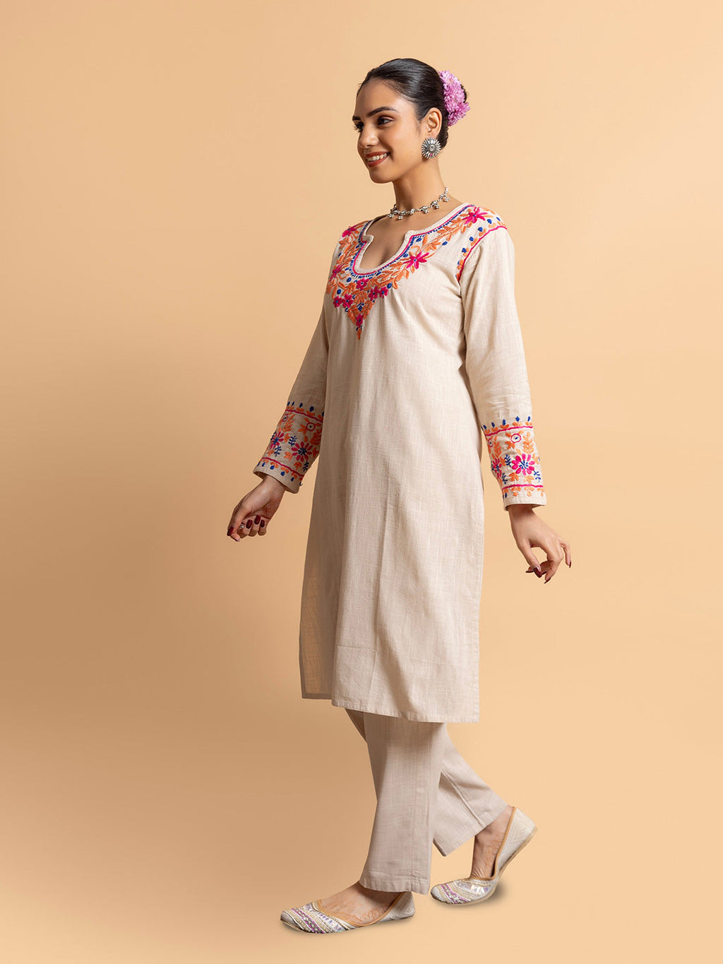 HOUSE OF KARI Floral Embroidered Chikankari Kurta With Palazzo | Grocsy