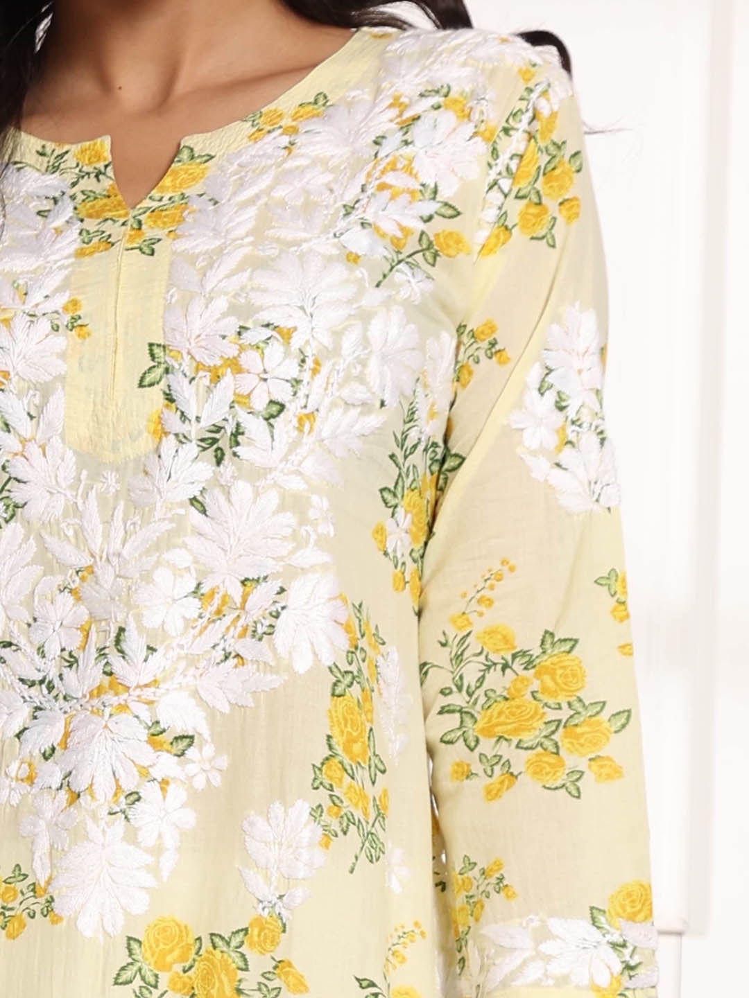 HOUSE OF KARI Floral Embroidered Chikankari Pure Cotton Kurta | Grocsy
