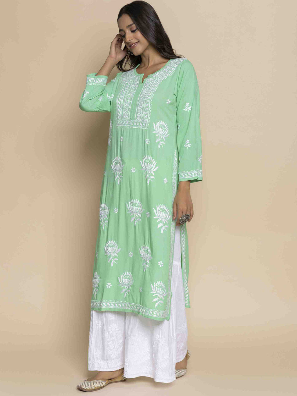 HOUSE OF KARI Floral Embroidered Chikankari Straight Kurta | Grocsy