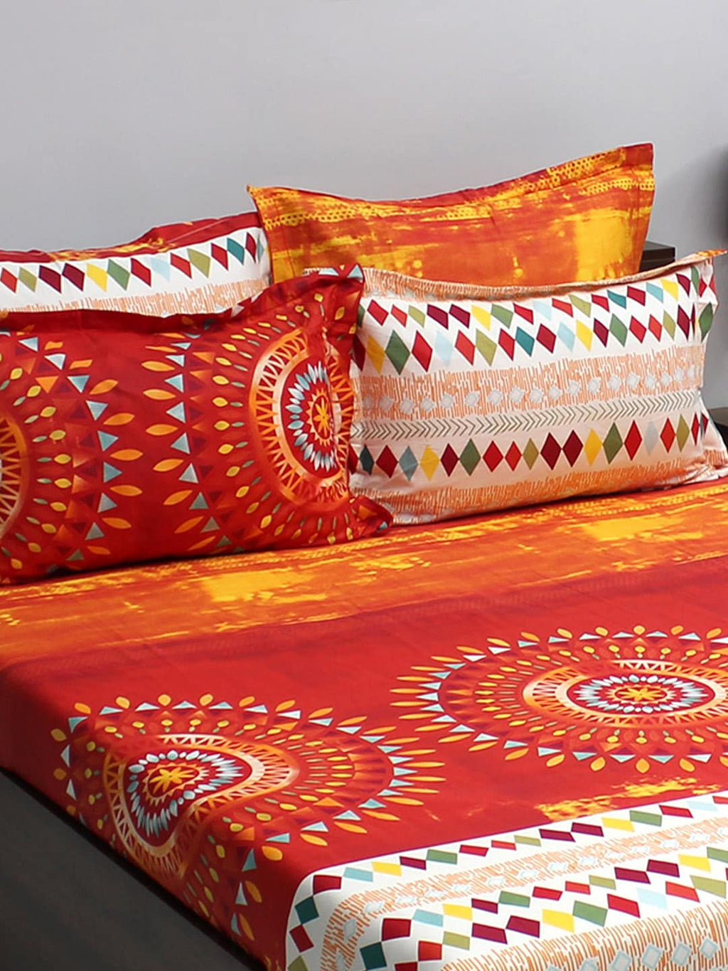 BOMBAY DYEING Celebrating India Red & Blue Printed Cotton 210 TC King Bedsheet Set | Grocsy