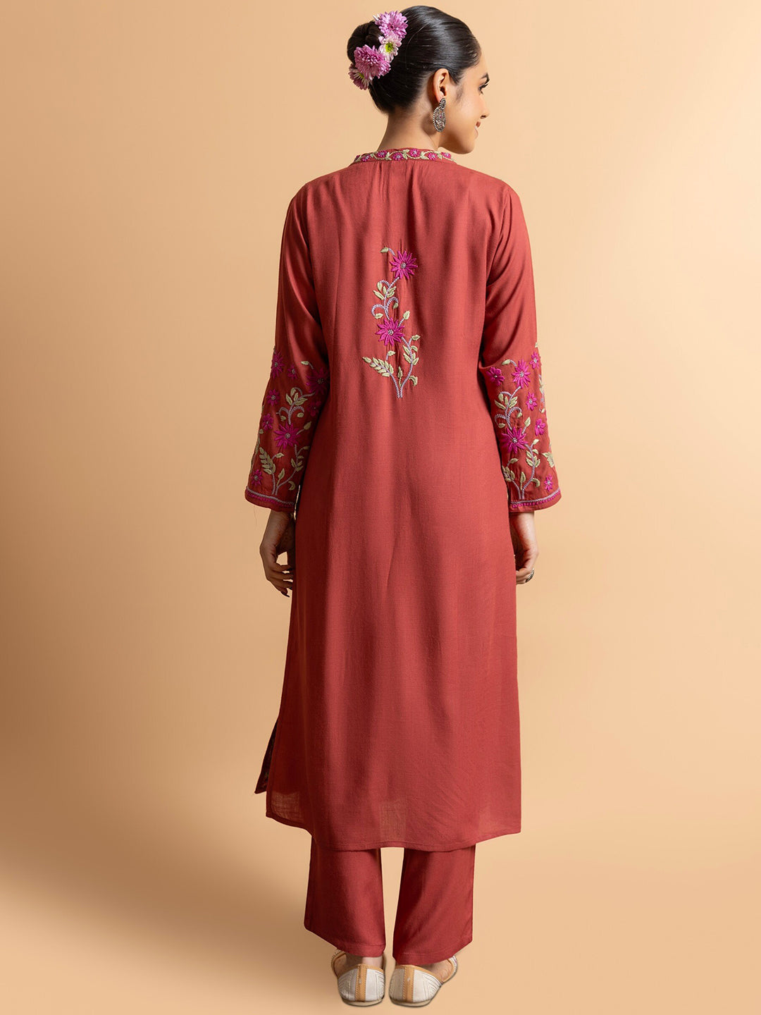 HOUSE OF KARI Floral Embroidered Regular Chikankari Kurta with Trousers | Grocsy