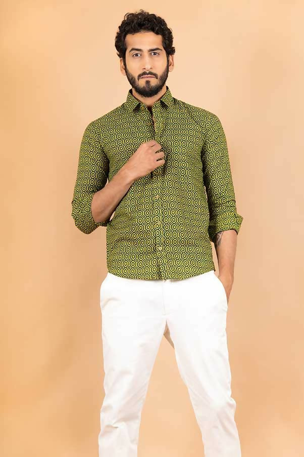 Miravan Men's Pure Cotton Green Geomatric Printed Full Sleeve Slim Fit Shirt | Grocsy