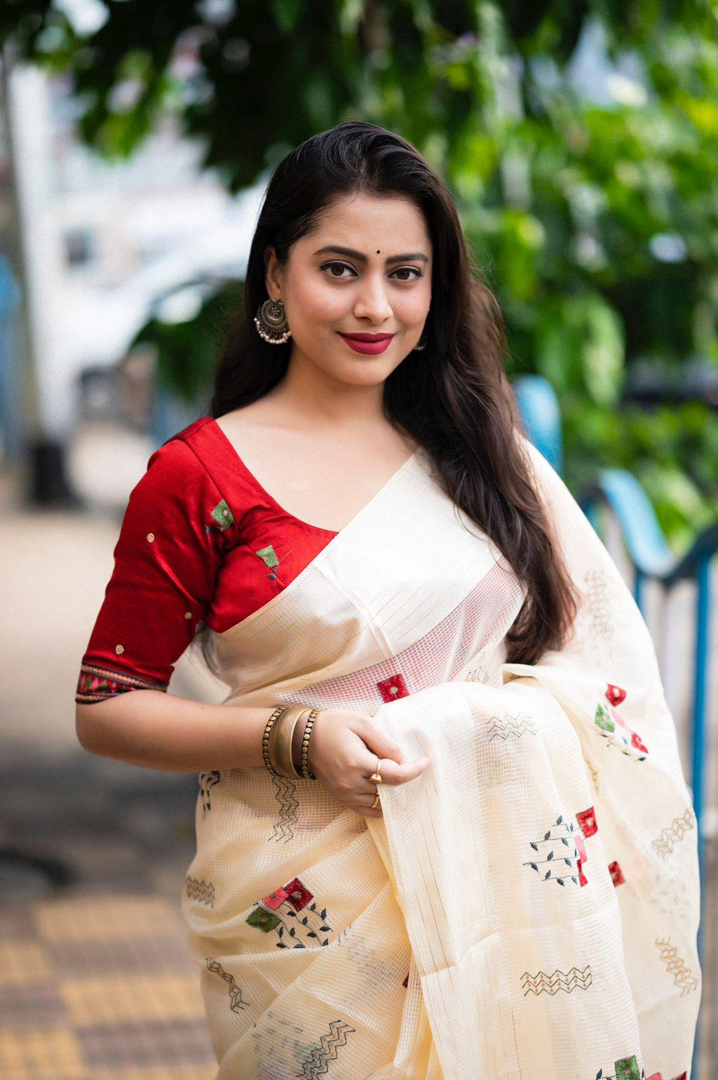 Cream Silk Blend Ethnic Motifs Saree with Unstitched Blouse - A2M | Grocsy