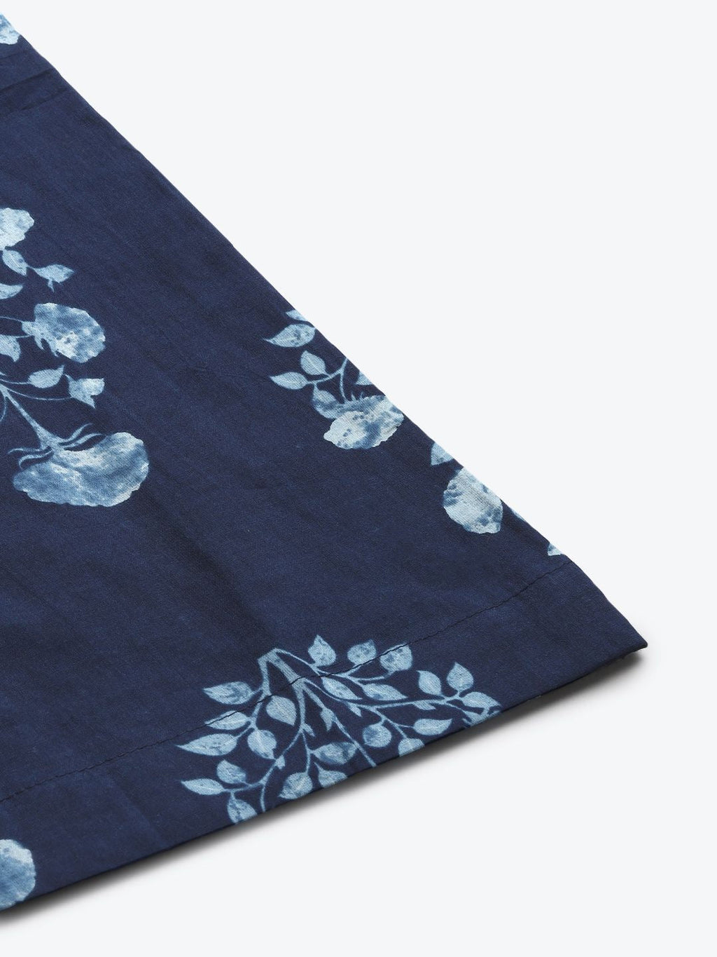 TAG 7 Women Navy Blue & White Printed Flared Palazzos | Grocsy