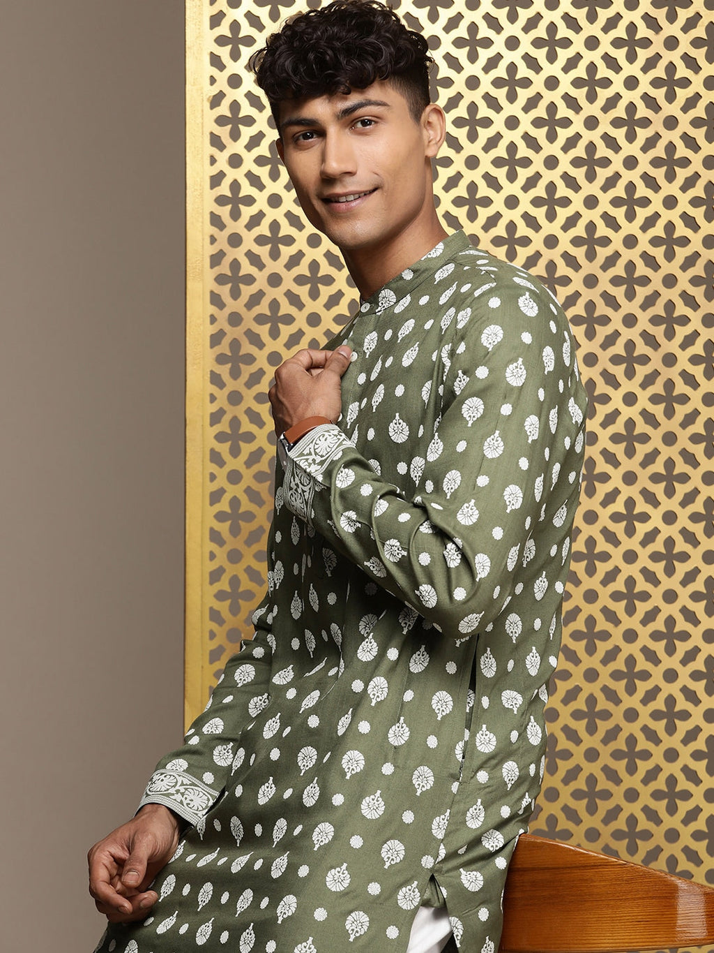House of Pataudi Jashn Ethnic Motifs Printed Kurta | Grocsy