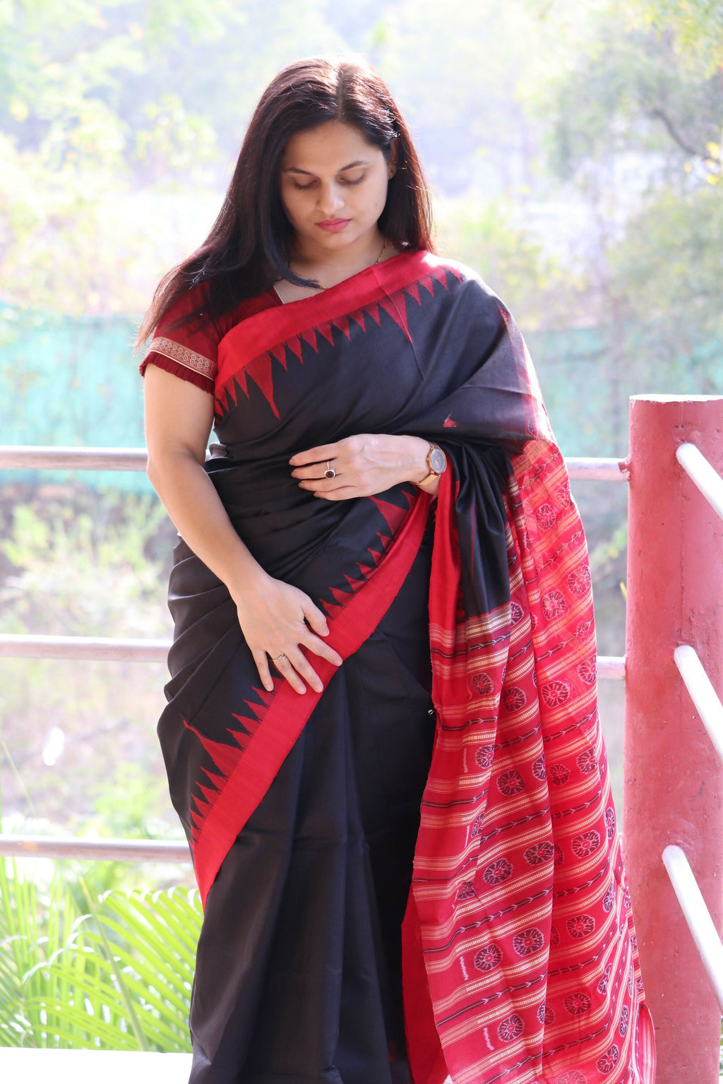 Earthyweaves Shyama Sambalpuri Tussar Silk Saree | Grocsy