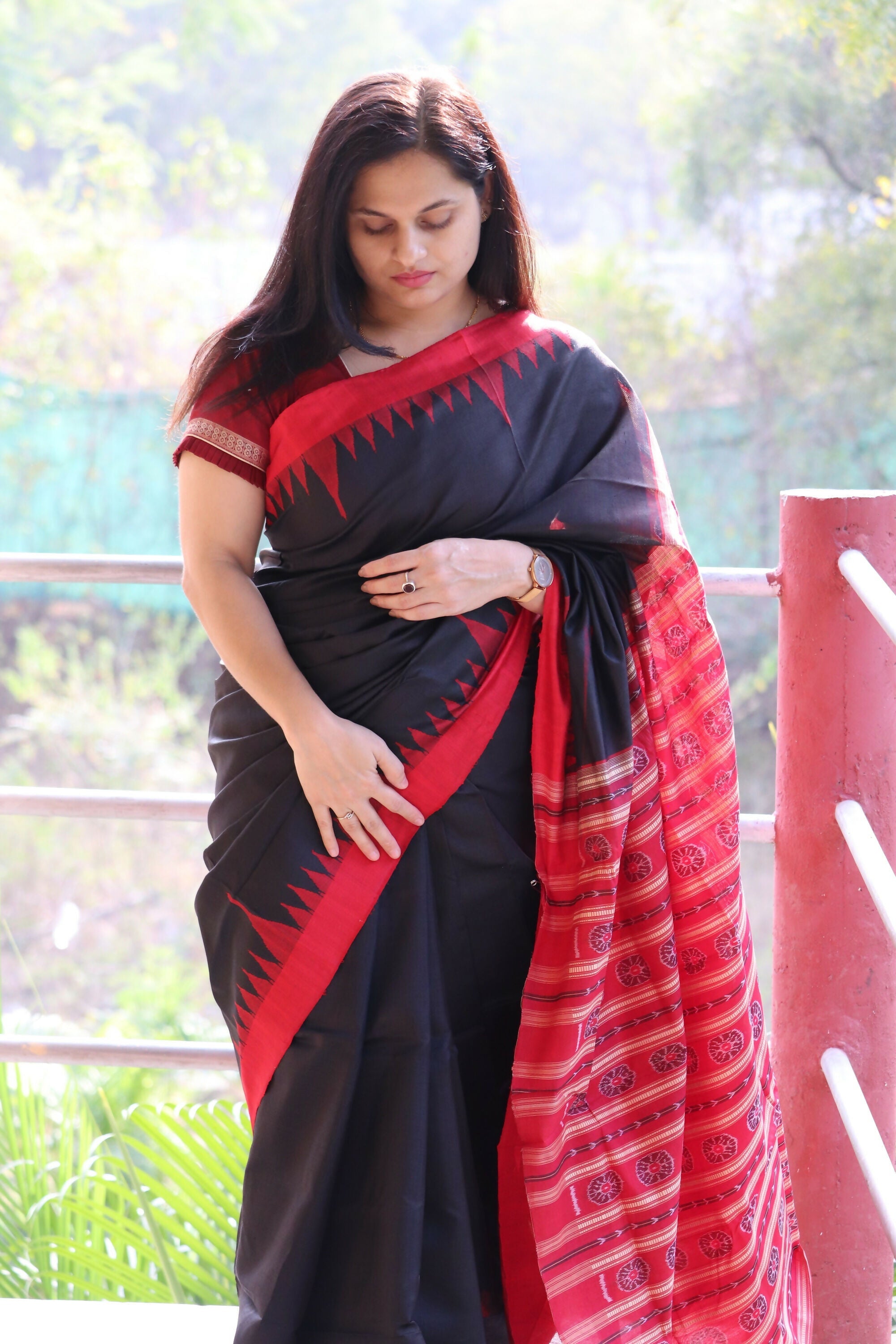 Earthyweaves Shyama Sambalpuri Tussar Silk Saree | Grocsy