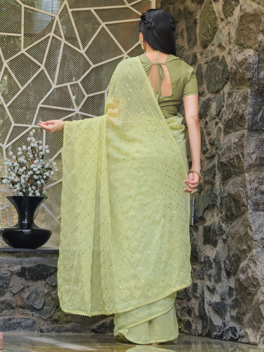 Tikhi Imli Embellished Sequinned Saree | Grocsy