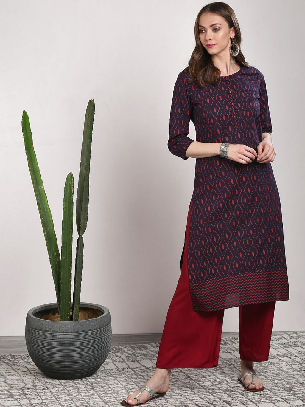 Sangria Women Blue Geometric Printed Straight Kurta | Grocsy