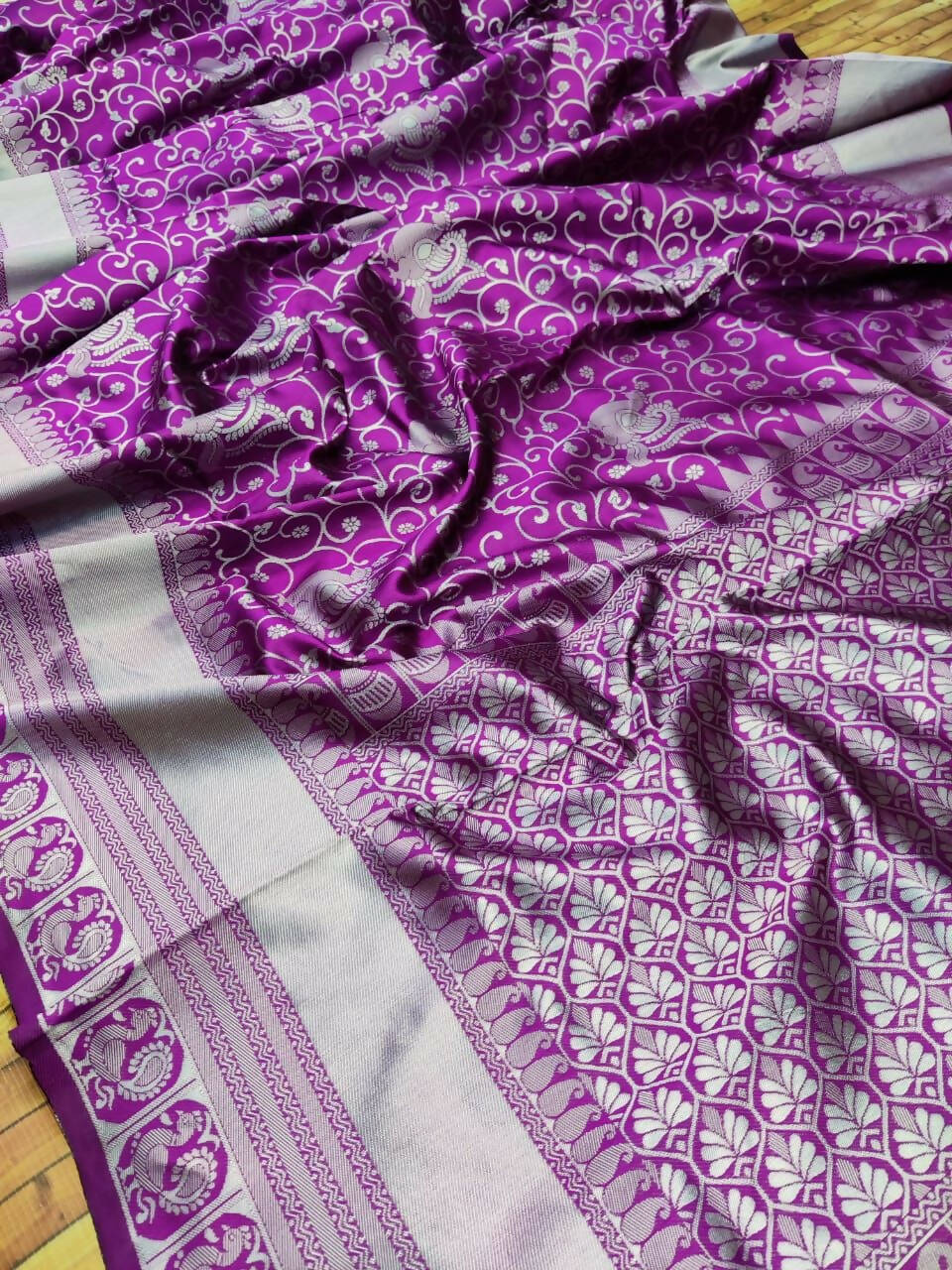 DEIANA'S Beautiful Designer Golden zari Soft Lichi Silk Saree - Majenta | Grocsy