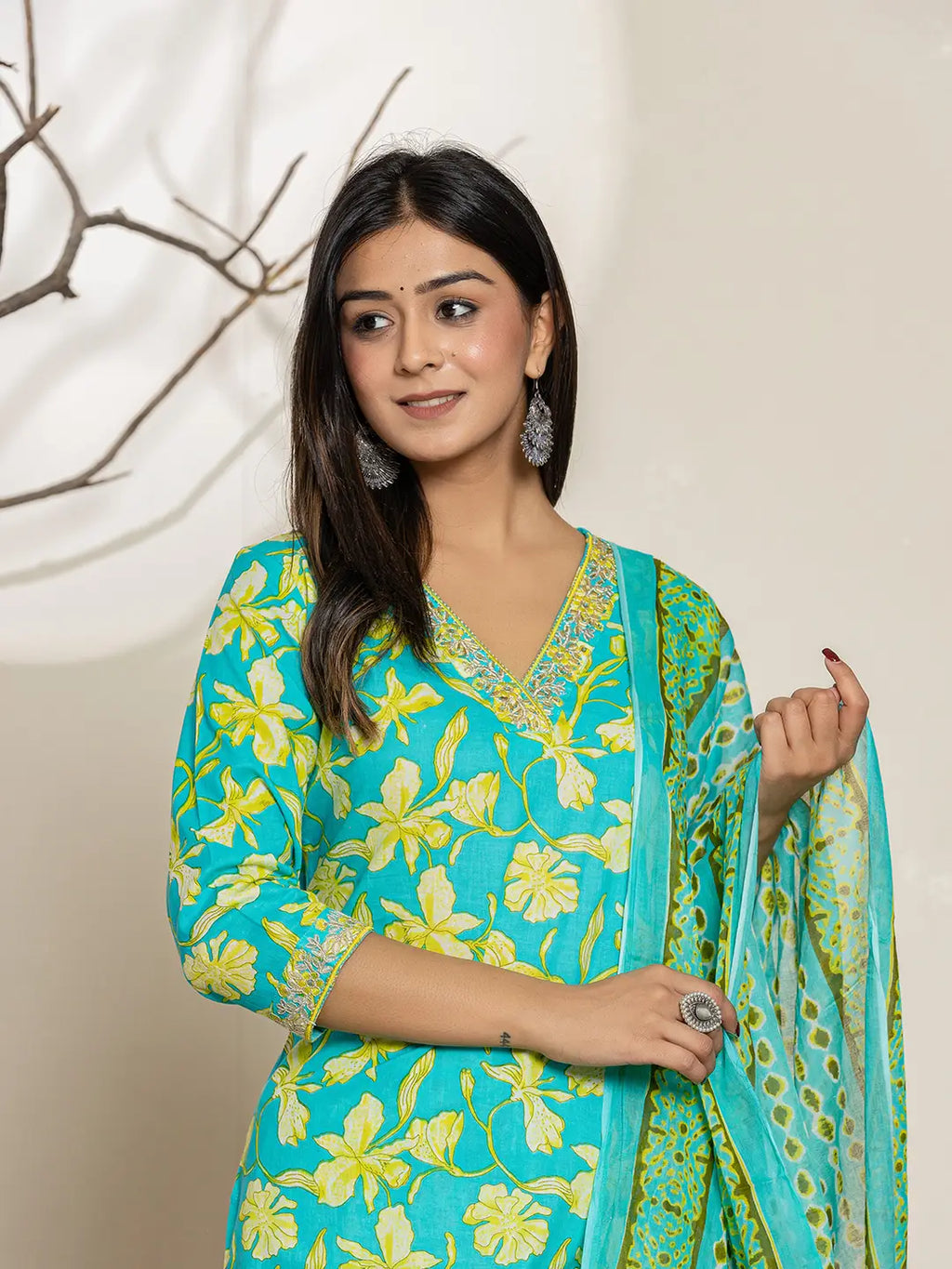 Yufta Cotton Green Kurta Dupatta Pant Set | Grocsy