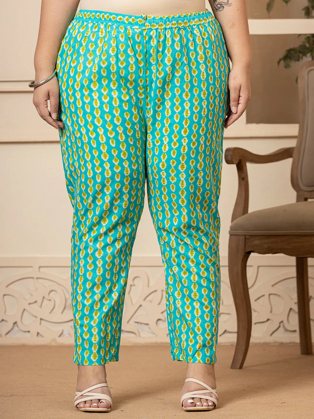 Yufta Cotton Green Plus Size Kurta Dupatta Pant Set | Grocsy