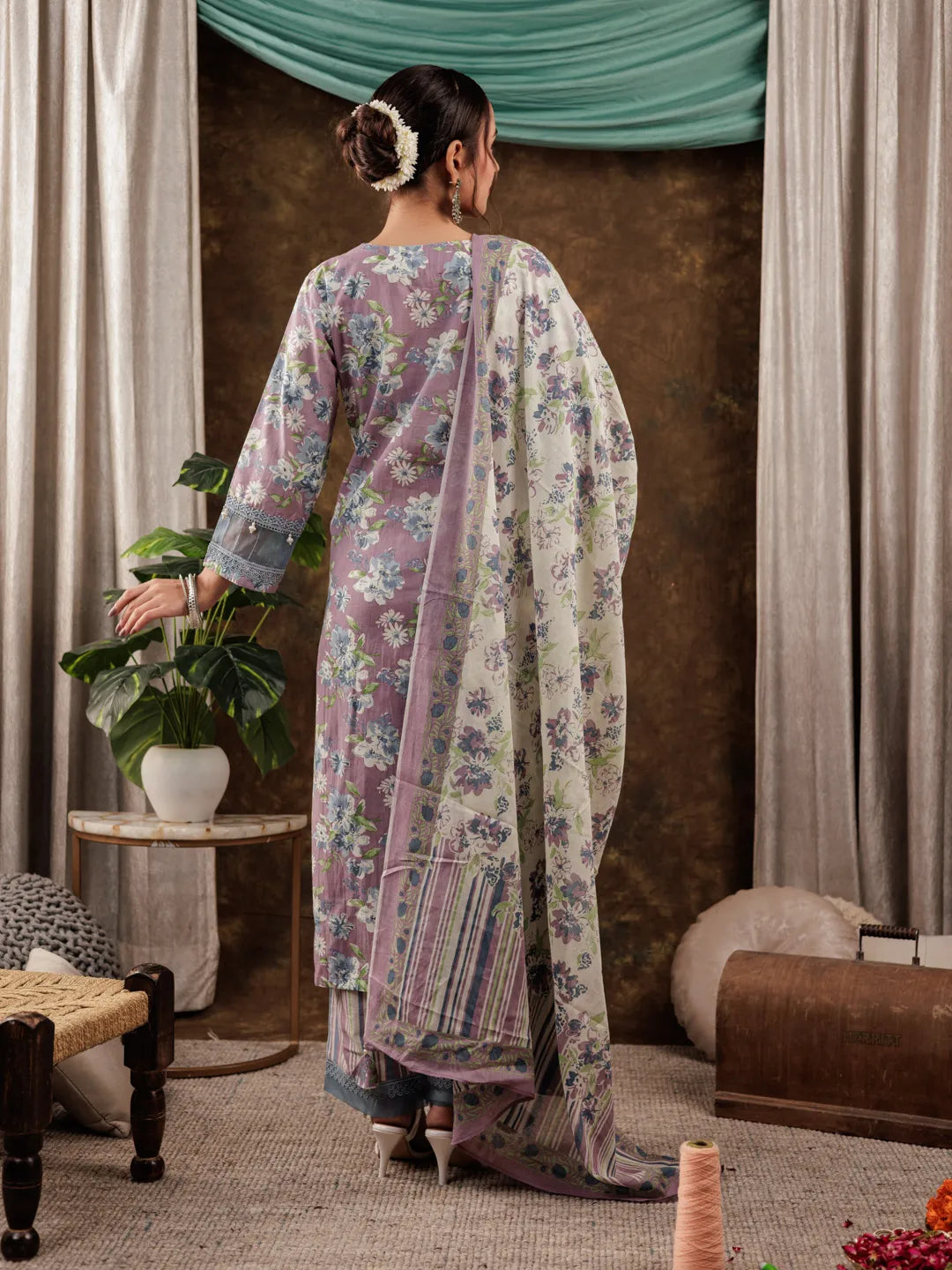 Yufta Cotton Kurta Dupatta Set With Lace Detailing | Grocsy