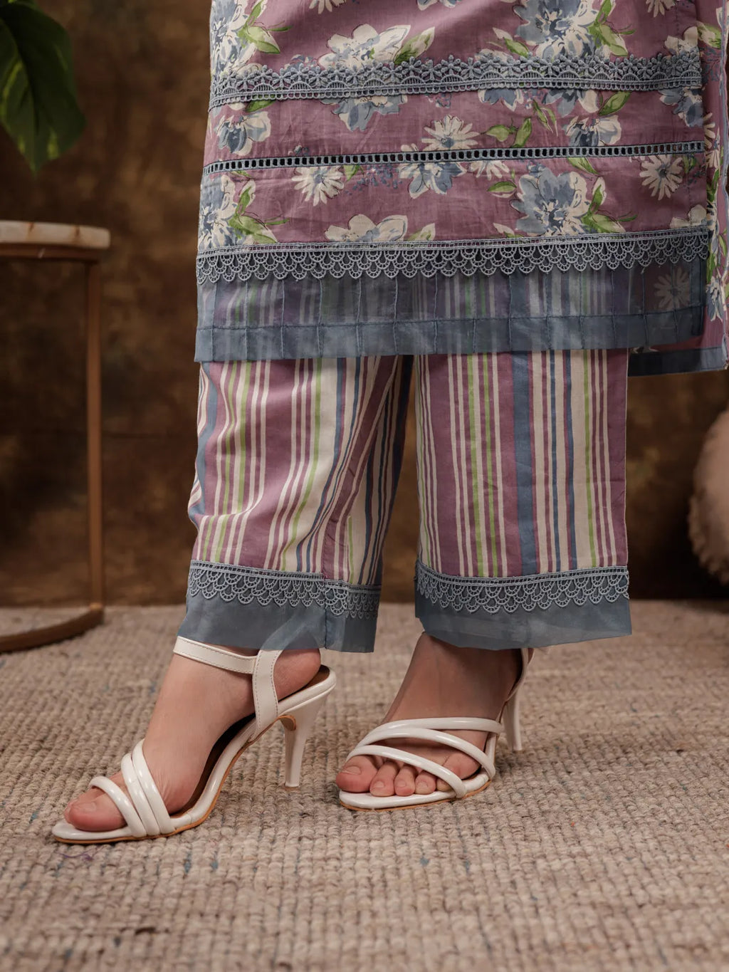 Yufta Cotton Kurta Dupatta Set With Lace Detailing | Grocsy