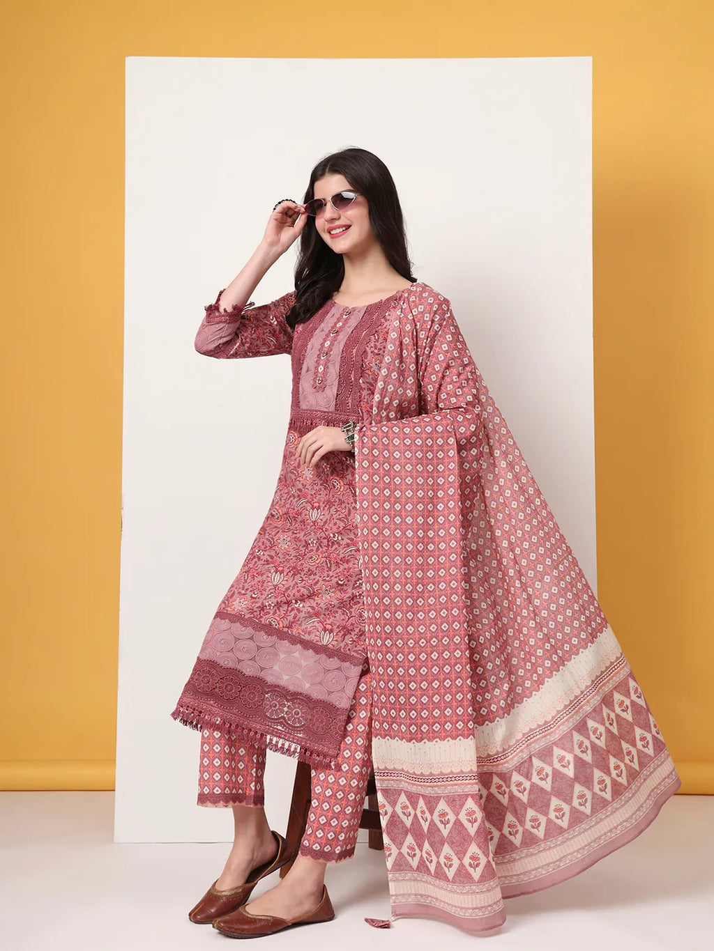 Yufta Cotton Pink Kurta Dupatta Set With Lace Detailing | Grocsy