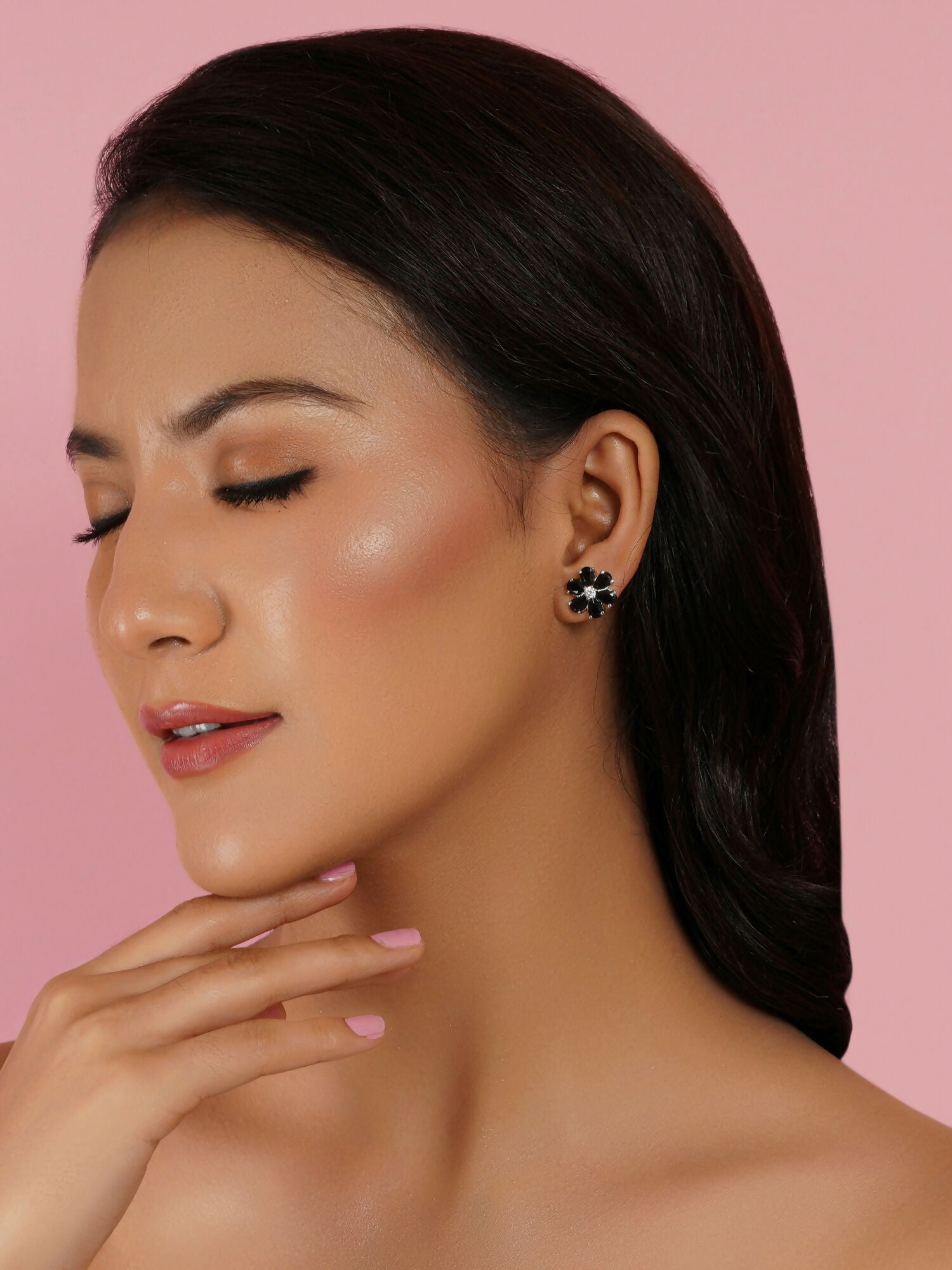 stone stud (Black and white) - Ruby Raang | Grocsy