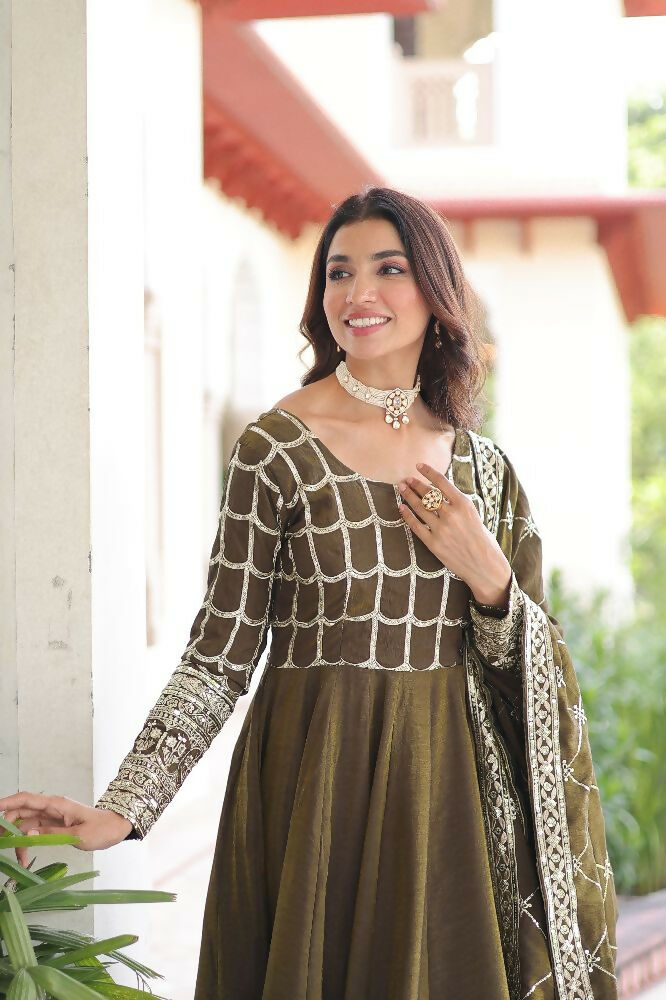 Joban Fashion Mehndi Kurta Set Silk Sequins , Zari, Coding & Thread Embroidered work | Grocsy