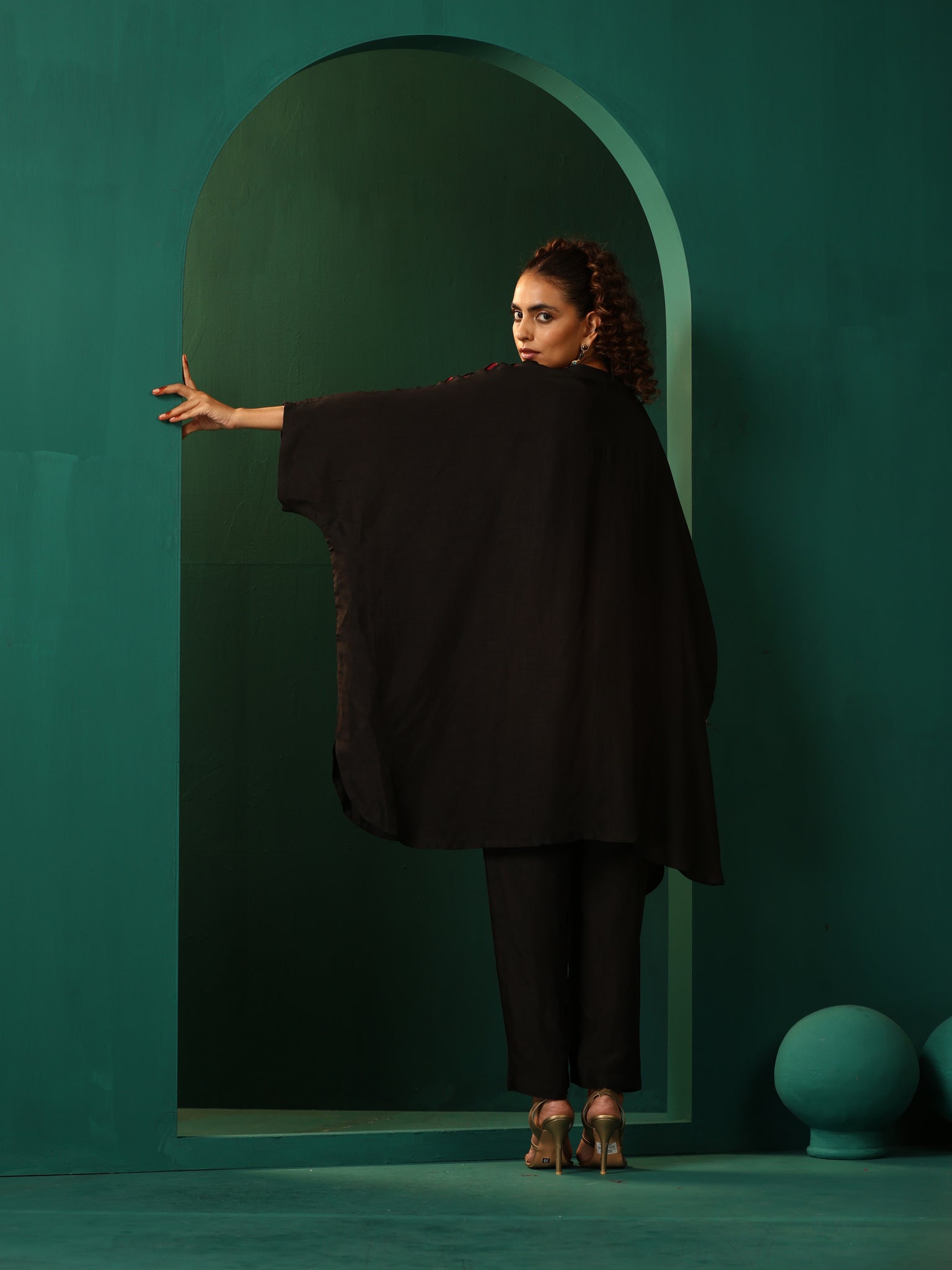 trueBrowns Black Silk Kaftan Pant Set | Grocsy