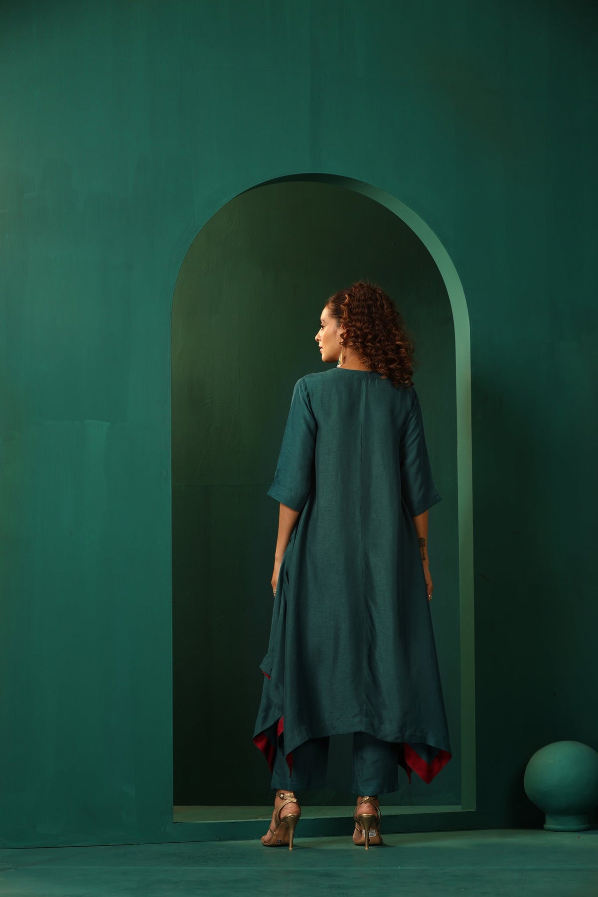 trueBrowns Teal Silk Handkerchief Kurta Pant Set | Grocsy