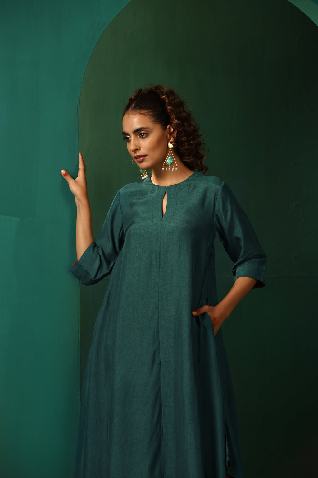 trueBrowns Teal Silk Handkerchief Kurta Pant Set | Grocsy