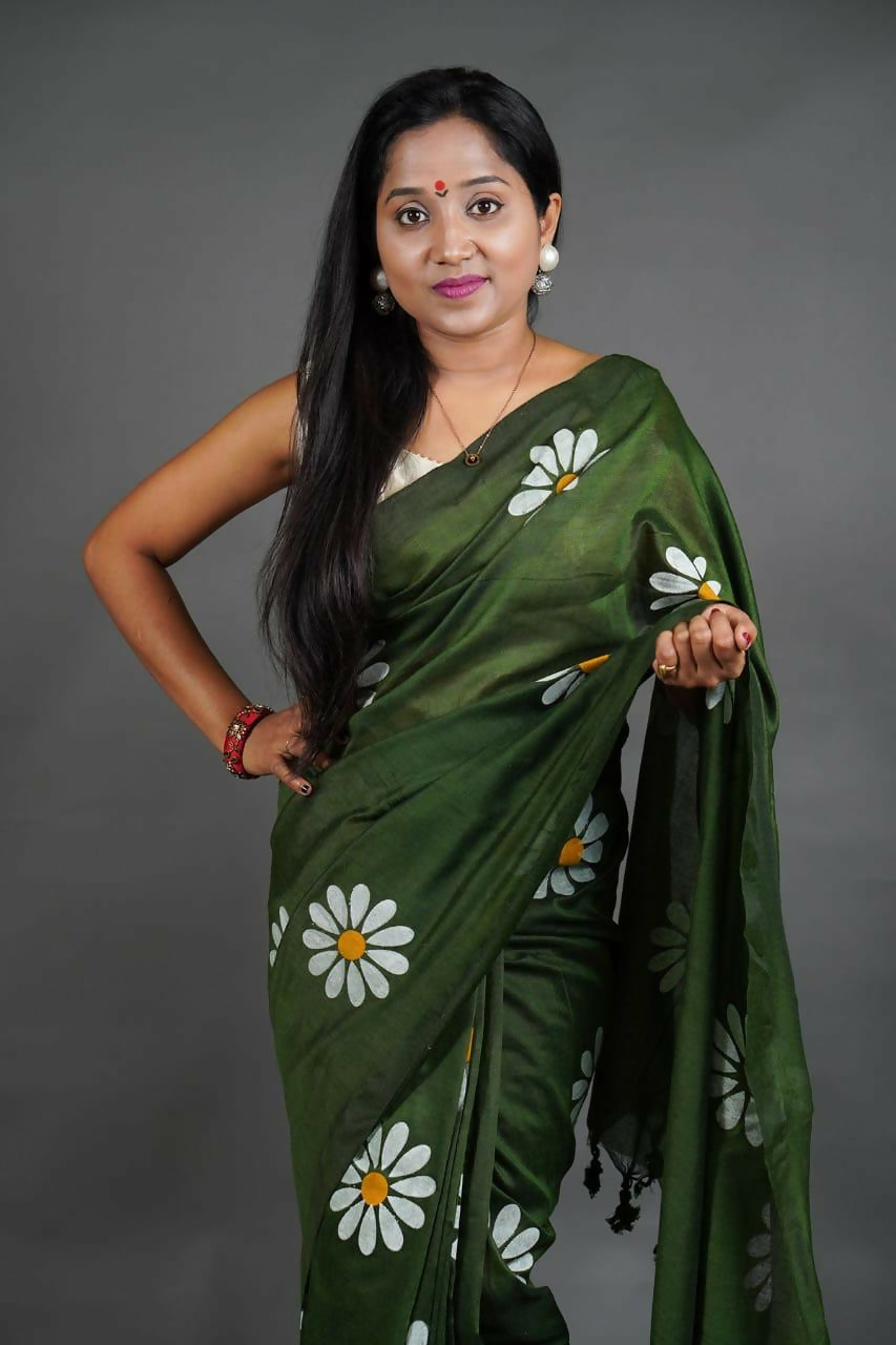 Exclusive Collection Deep Green Pure Cotton Saree With Sunflower Design | Grocsy