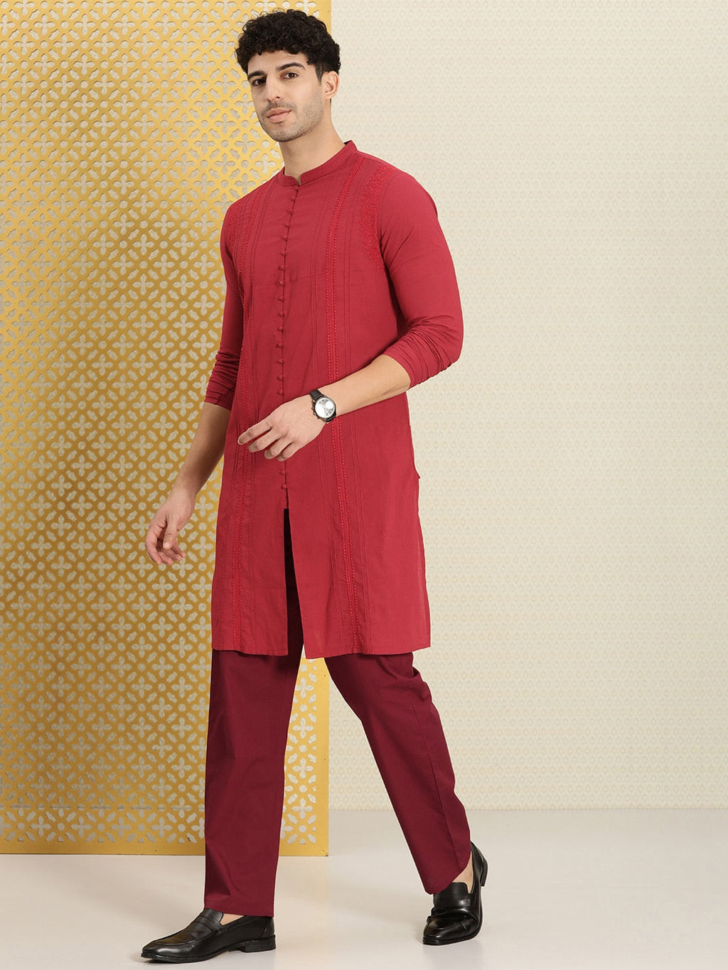 House of Pataudi Men Chikankari Embroidered Pure cotton Jashn Kurta with Pyjama | Grocsy