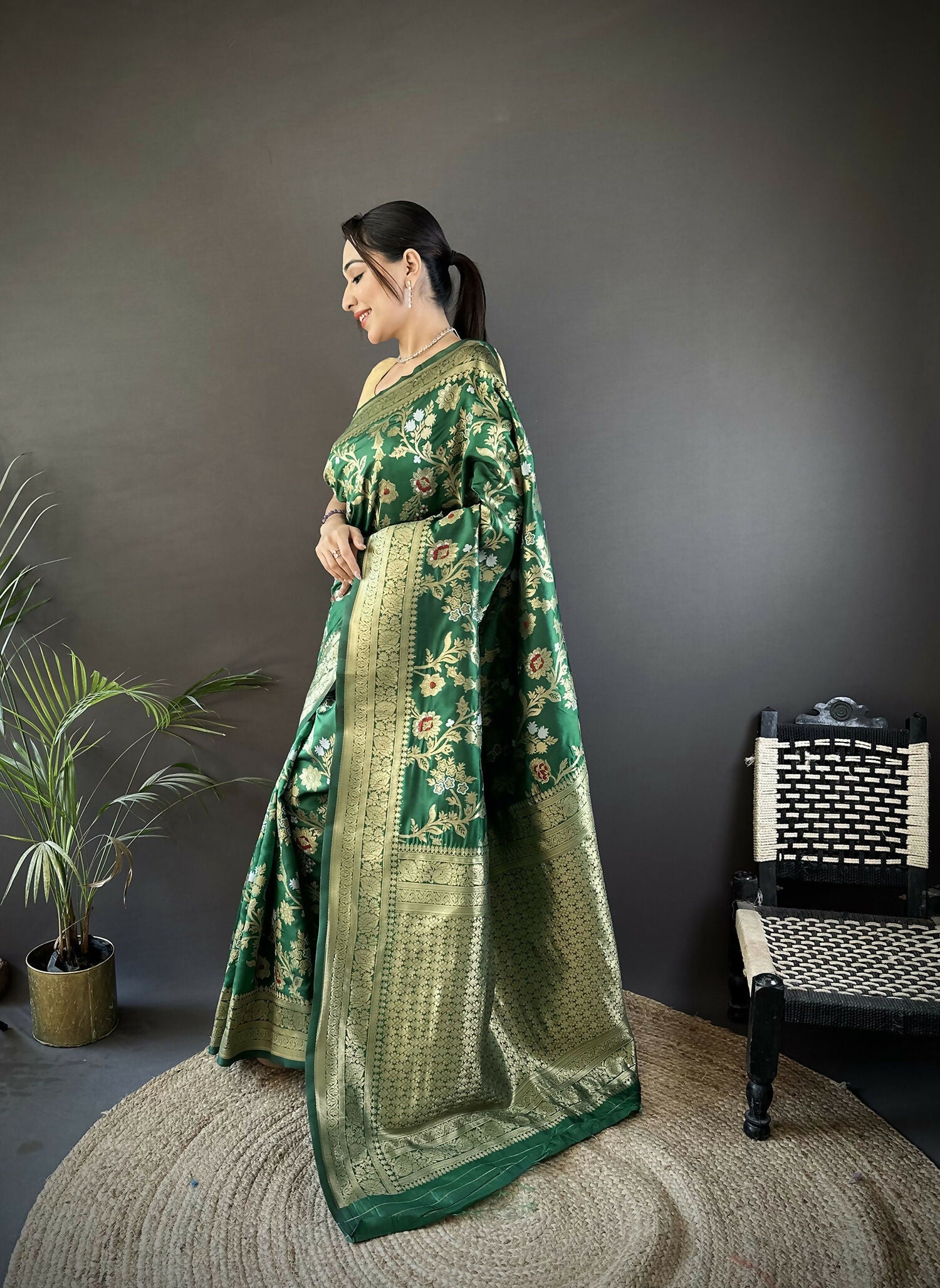 Joban Fashion Green Floral & Ethnic Motifs Design Soft Silk Meenakari Banarasi Saree | Grocsy