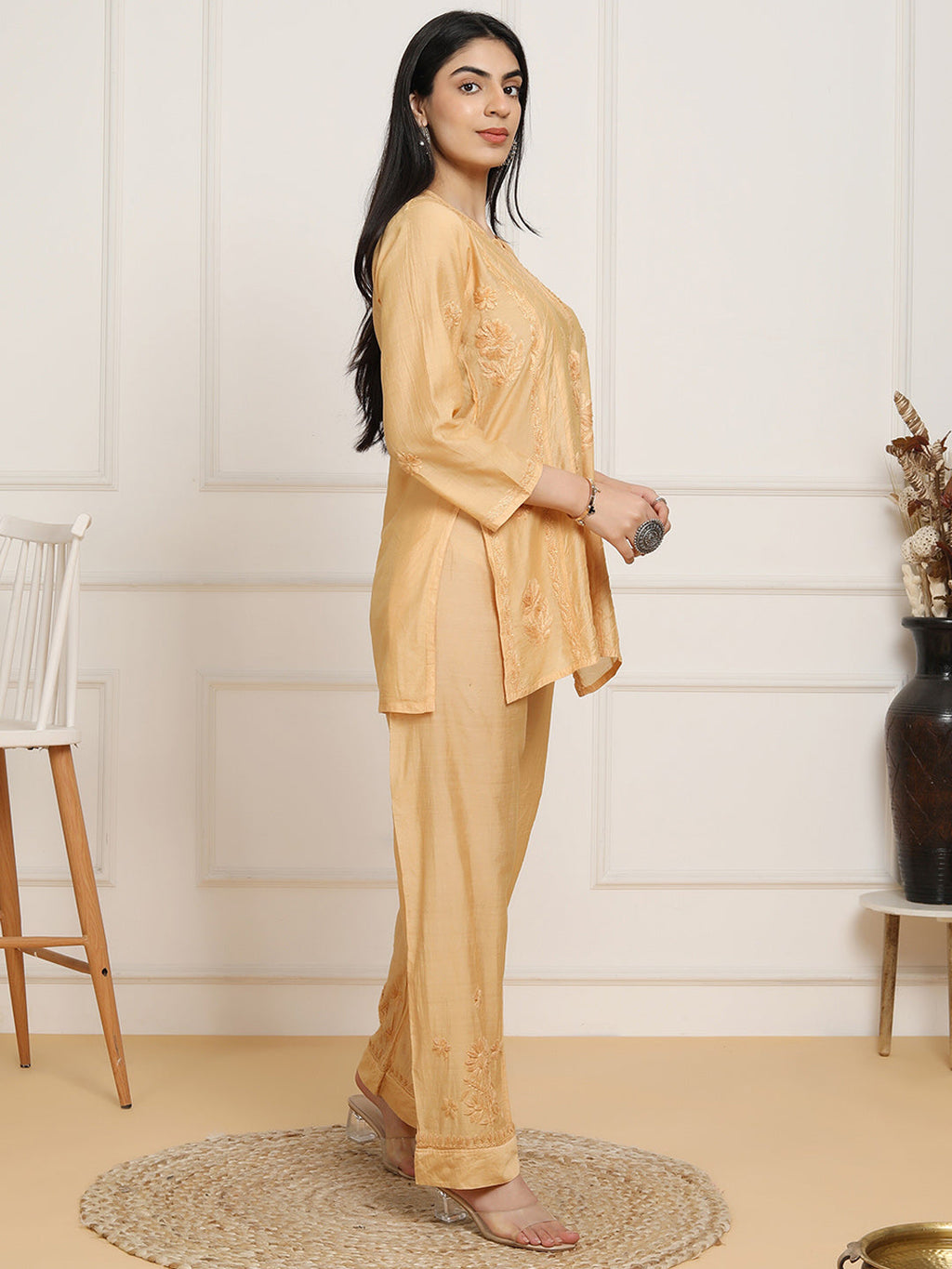 HOUSE OF KARI Floral Embroidered Chikankari Chanderi Silk Straight Kurti with Trousers | Grocsy