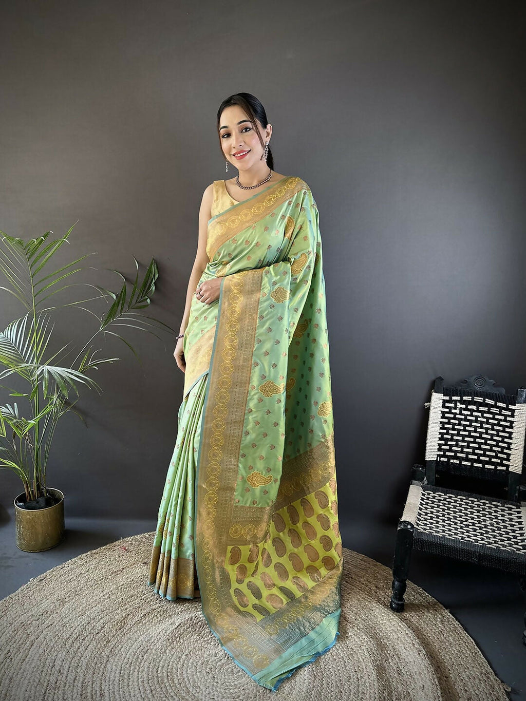 Joban Fashion Banarasi Light Green Woven Woven Soft Silk Saree | Grocsy