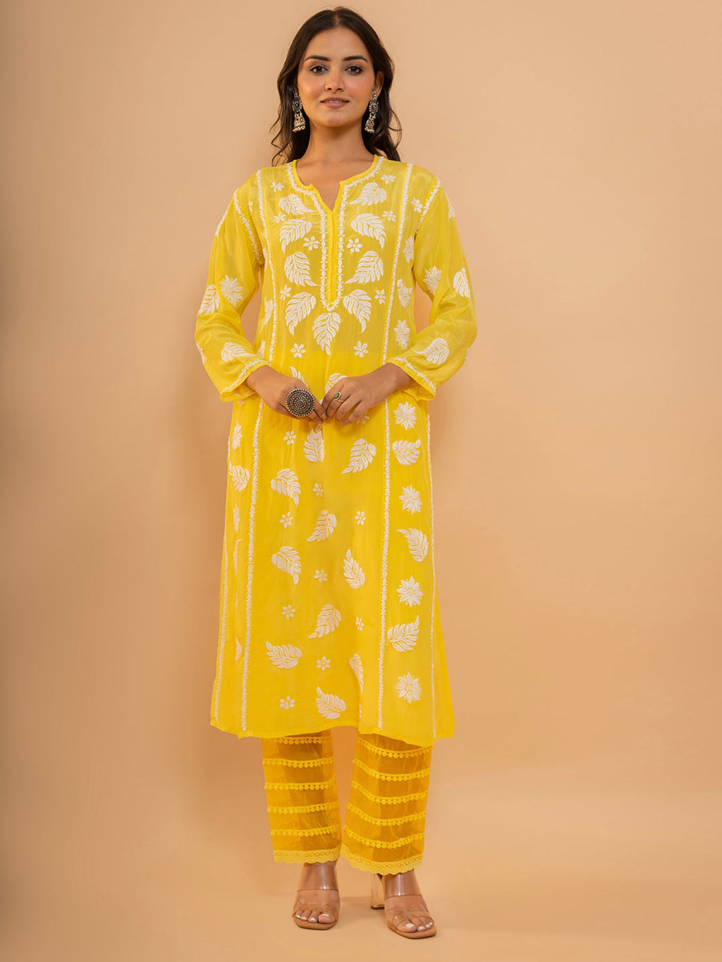 HOUSE OF KARI Floral Embroidered Chikankari Kurta | Grocsy