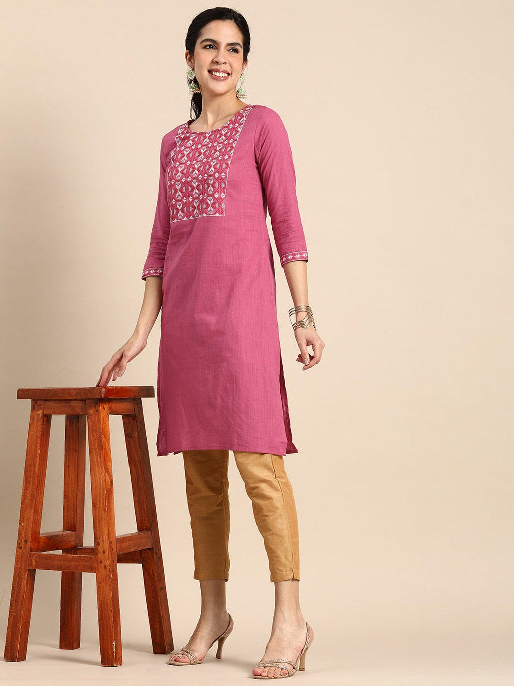 Sangria Women Geometric Embroidered Thread Work Kurta | Grocsy
