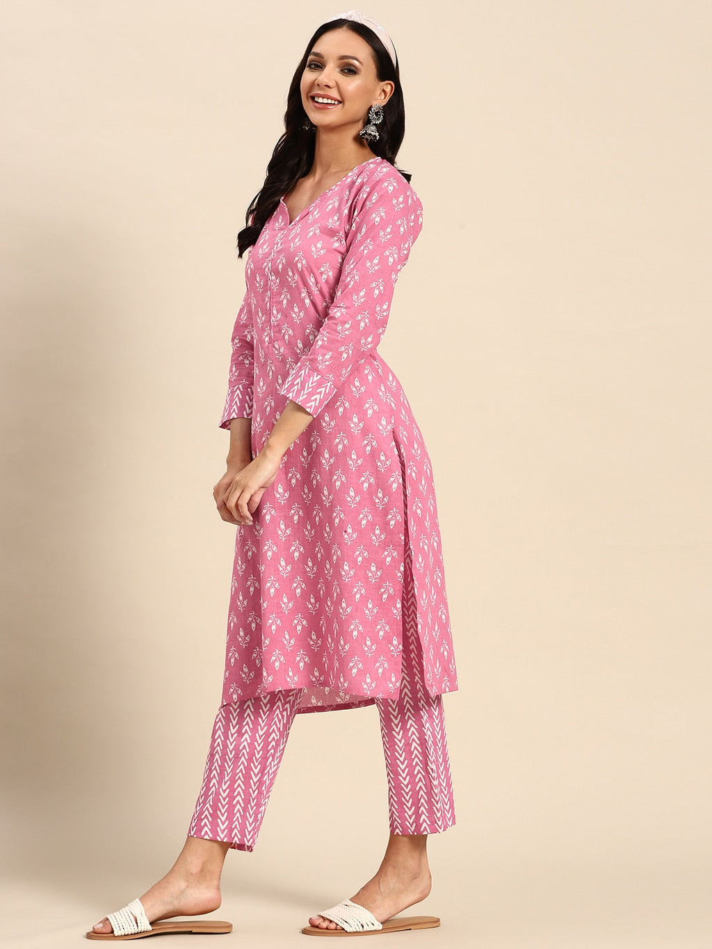 Sangria Women Floral Printed Regular Pure Cotton Kurta with Trousers | Grocsy