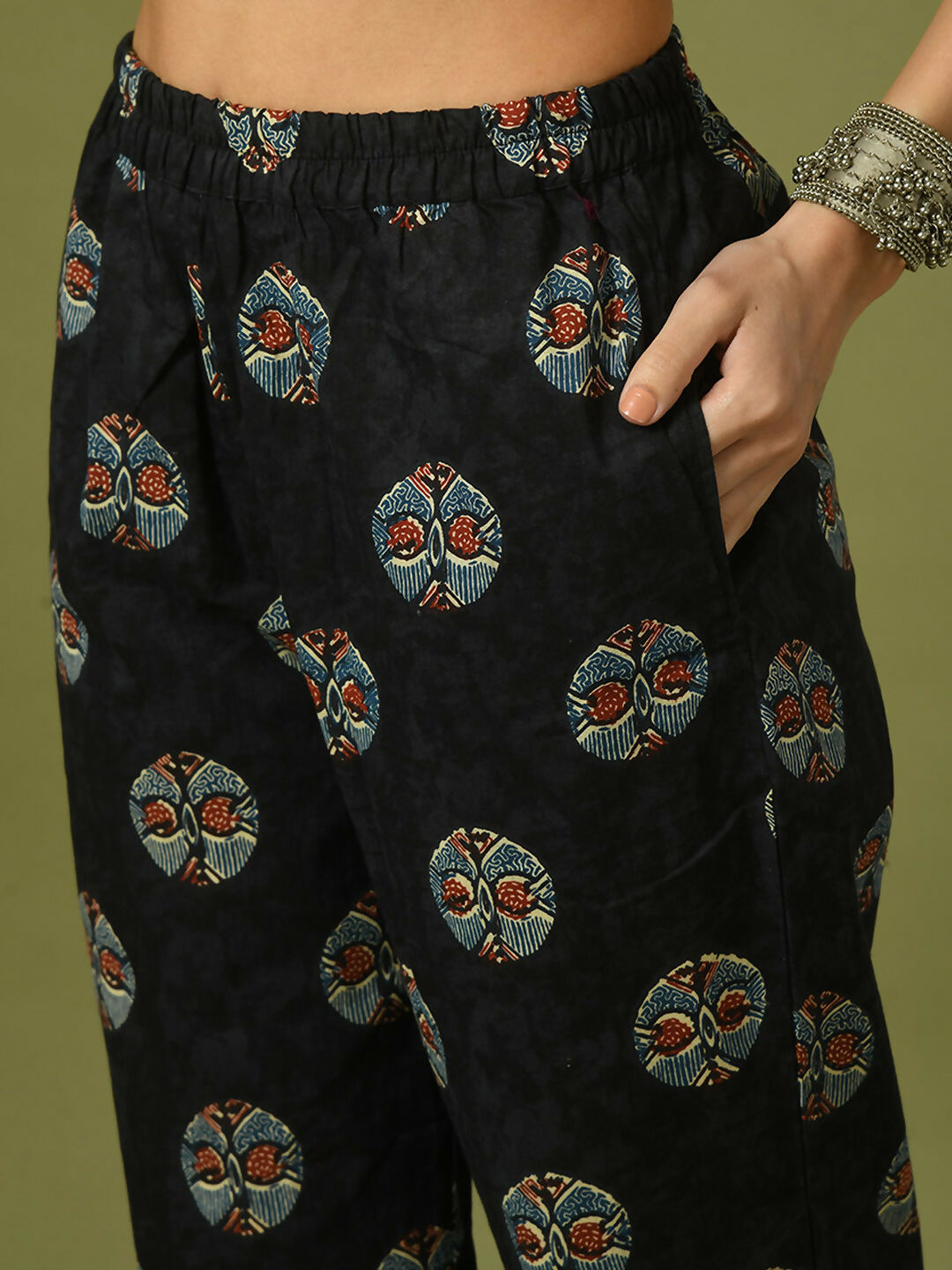 Myshka Women's Black Printed Cotton Straight Party Kurta Set | Grocsy