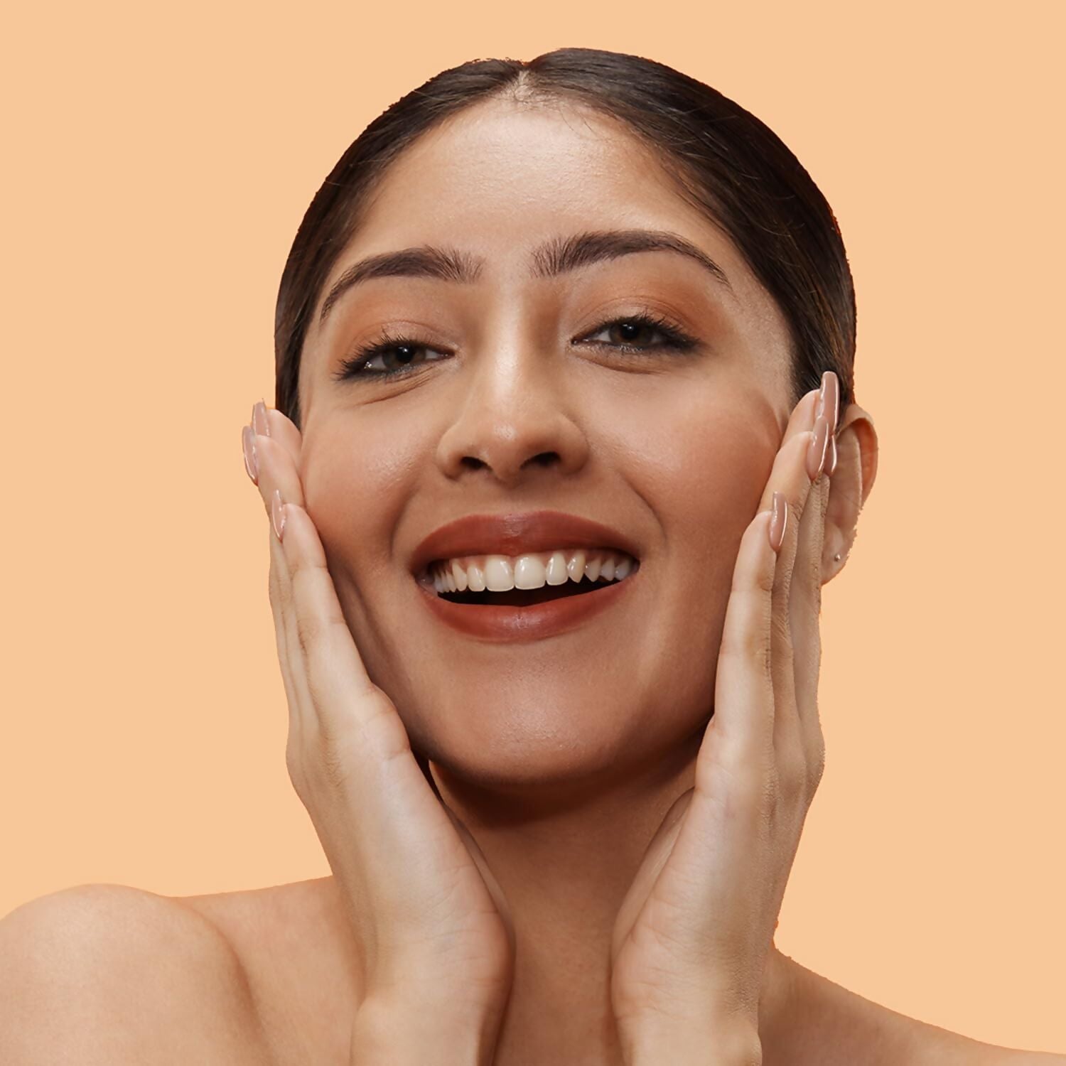 Pilgrim Classic Nude Matte Finish Compact Powder Absorbs Oil, Conceals & Gives Radiant Skin | Grocsy