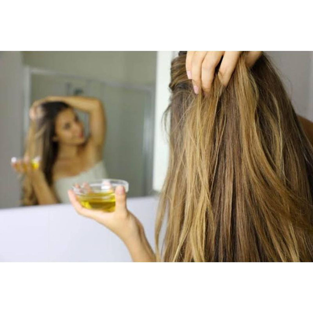 GLAMOUR WORLD AYURVEDIC Glow Red Onion Hair Oil | Grocsy