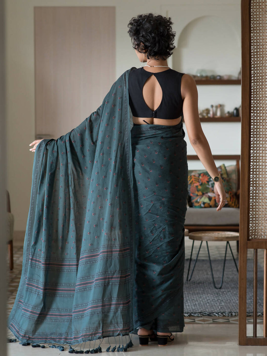 Suta Green Woven Design Pure Cotton Saree | Grocsy