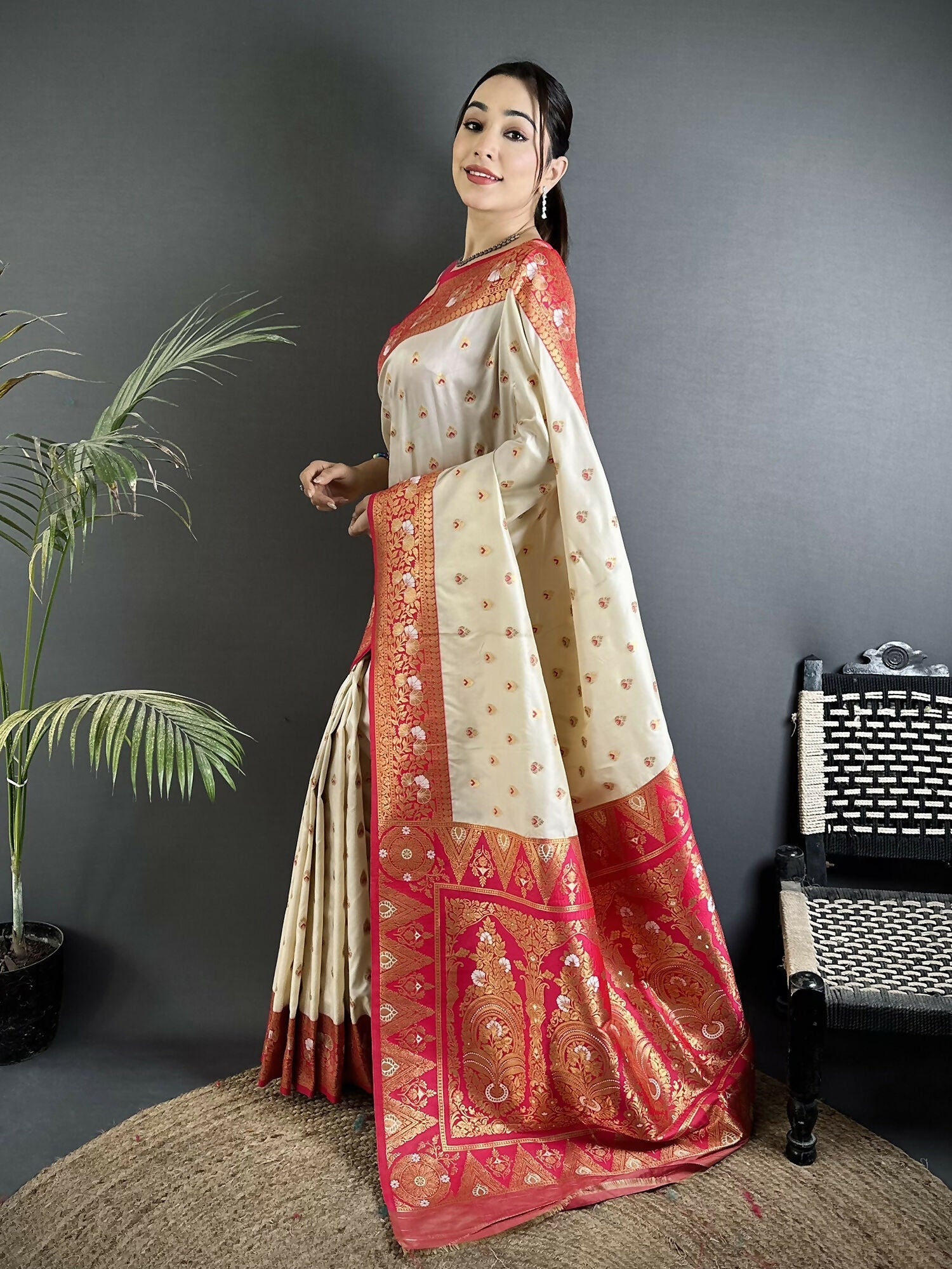 Joban Fashion Off White Intricate Motifs Soft Silk Banarasi Saree | Grocsy
