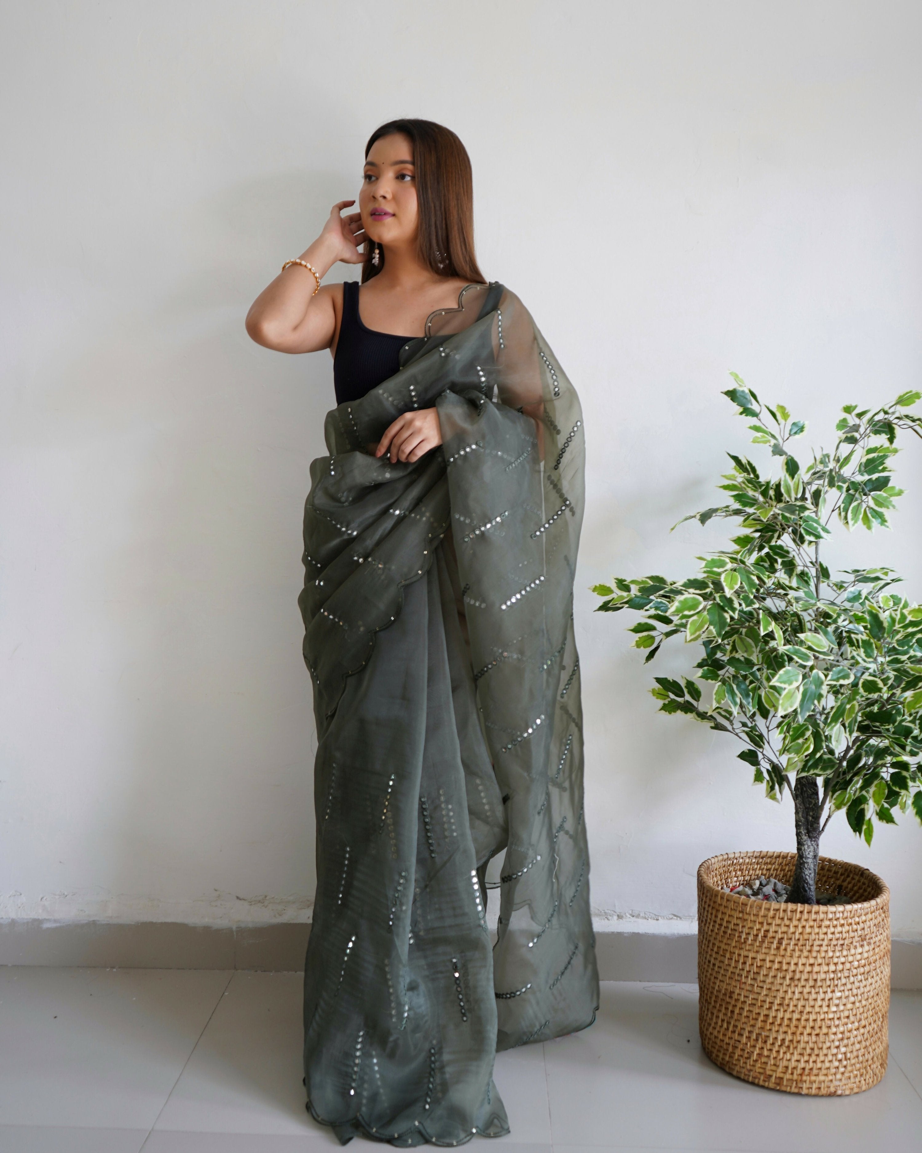 Vamsee Vika 9Mm Grey Organza Saree | Grocsy